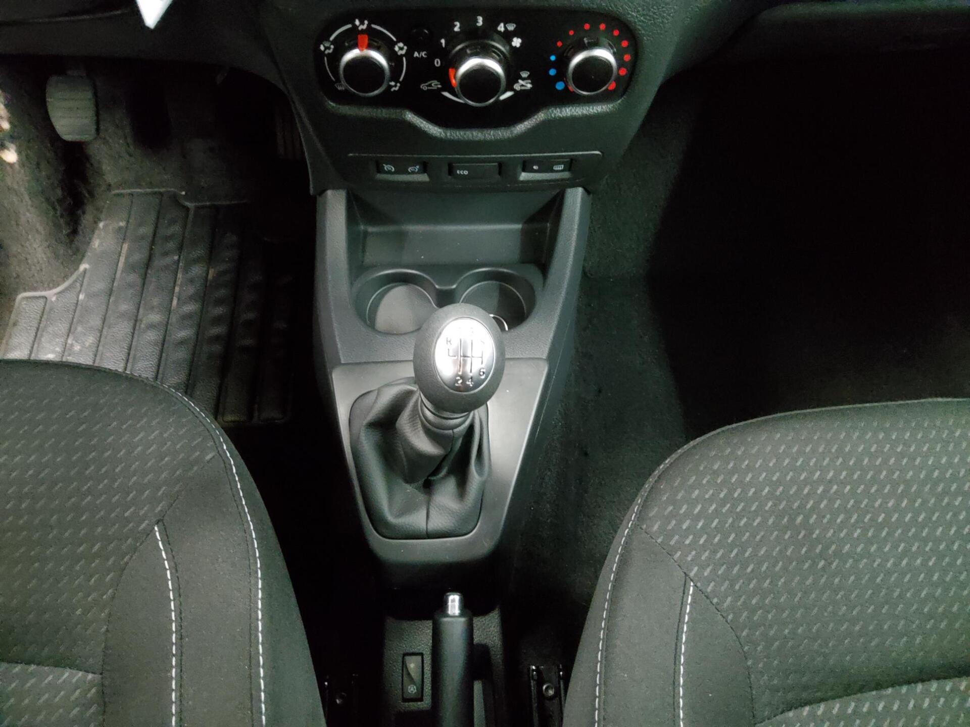 Dacia Lodgy 1.3 TCe Comfort 7-Sitzer BT Shz Tempomat 6