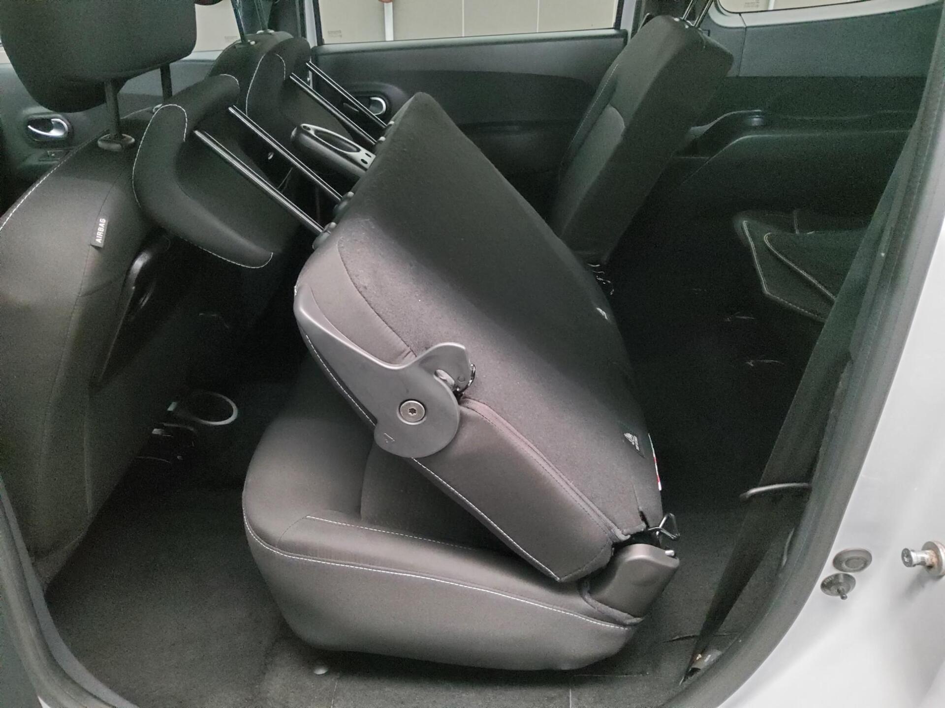 Dacia Lodgy 1.3 TCe Comfort 7-Sitzer BT Shz Tempomat 12