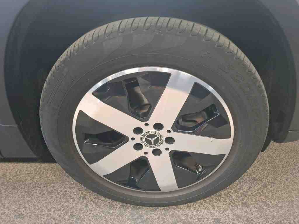 Mercedes-Benz GLB 220 d Progressive NAVI LED SHZ RFK AHK 12