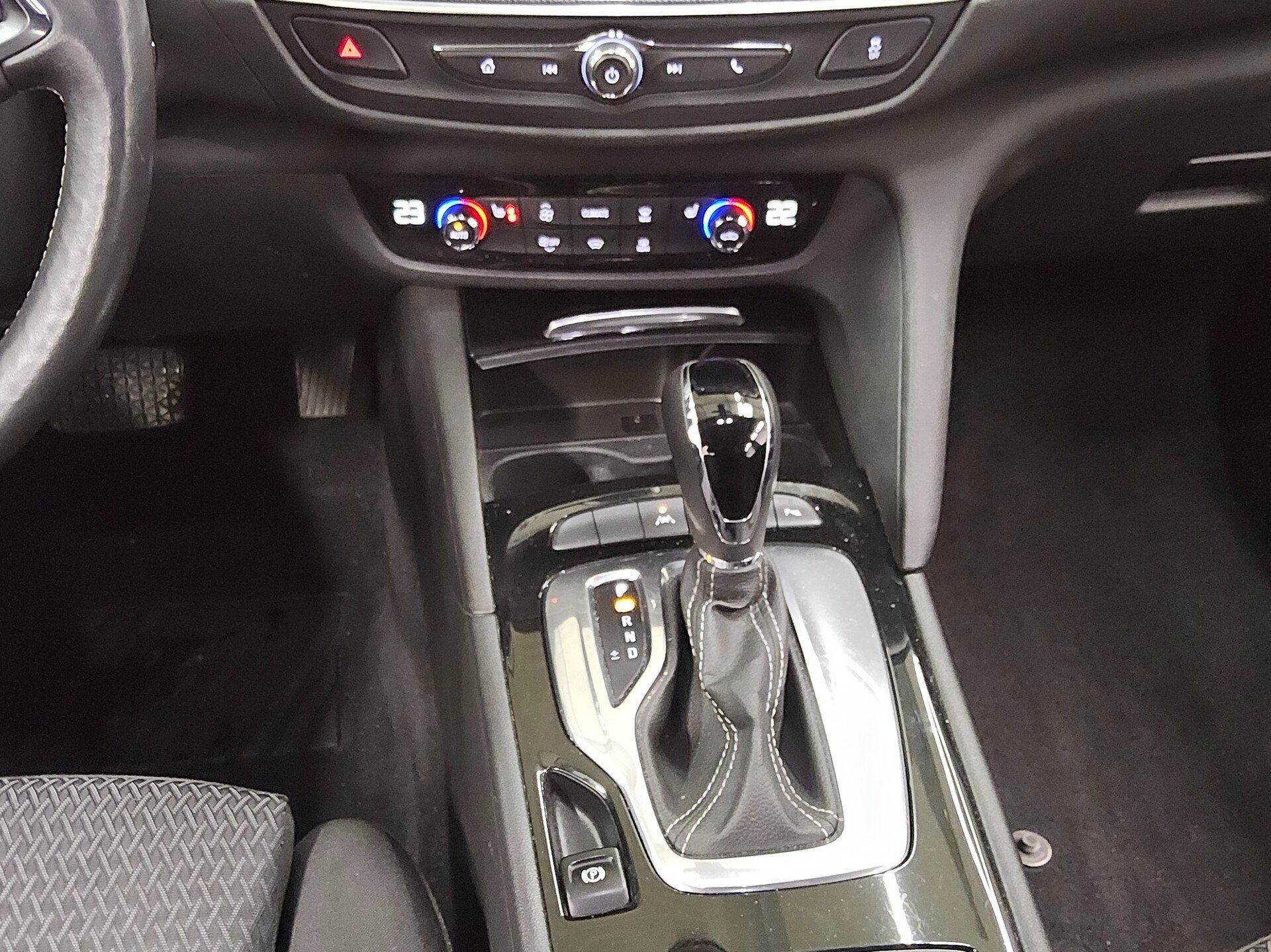 Opel Insignia ST 1.5 D Business Ed. Navi LED Shz PDC 6
