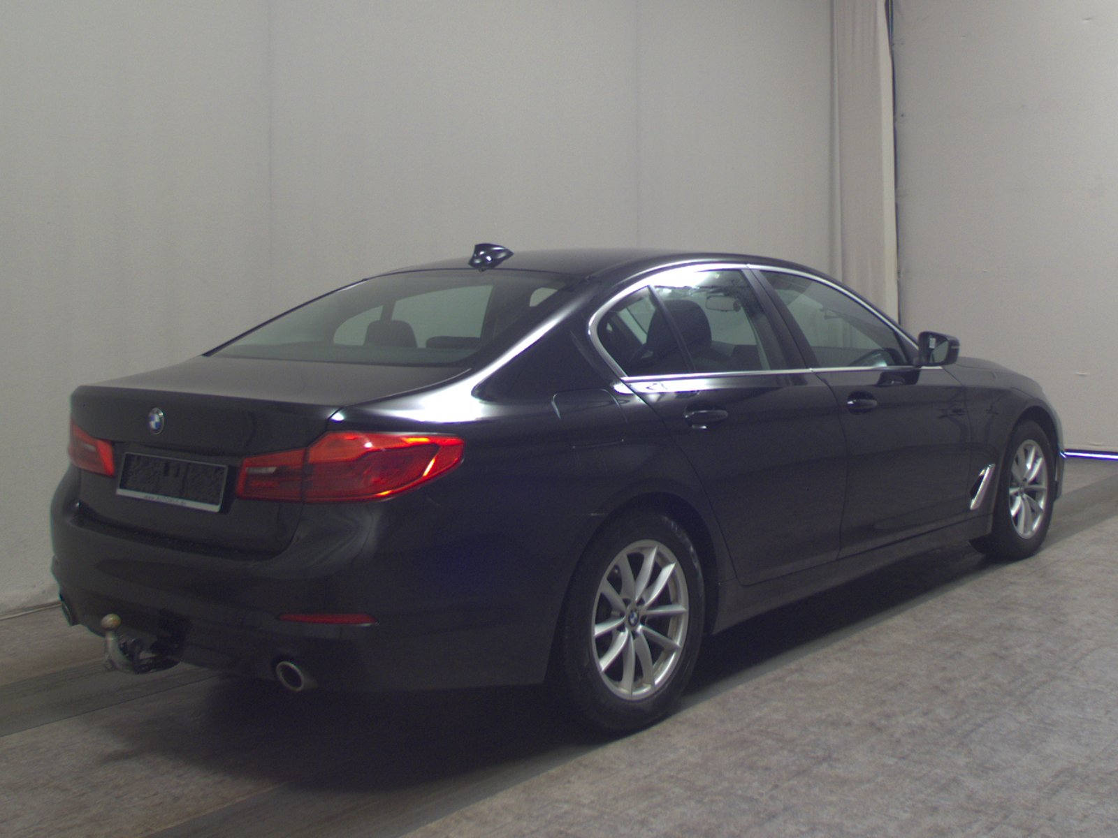 BMW 520dA Navi LED AHK PDC SHZ 4