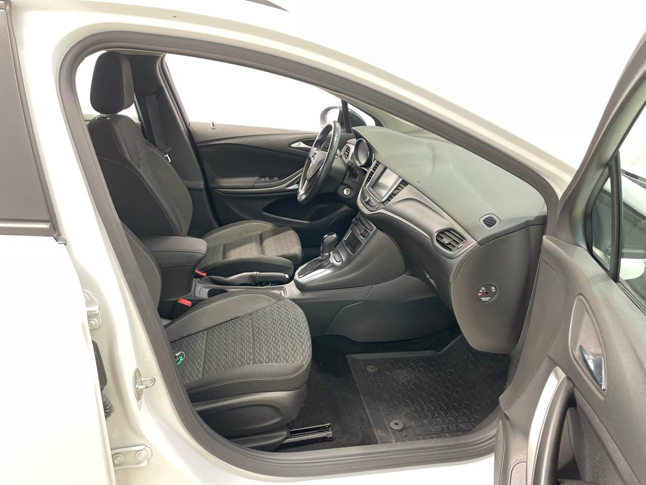 Opel Astra ST 1.5 D Business Ed. Navi LED AHK PDC 6