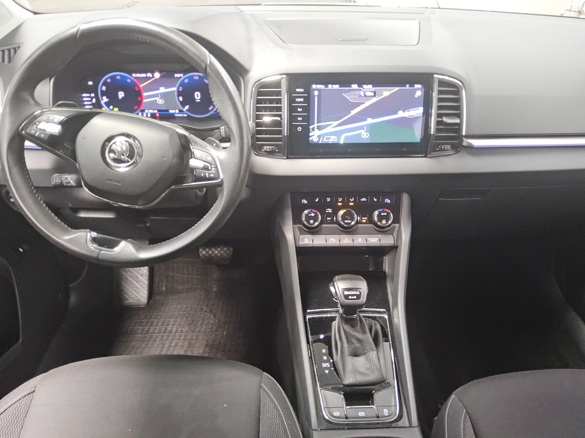 Skoda Karoq 2.0 TDI 4x4 Ambition Navi LED vc AHK RFK 2