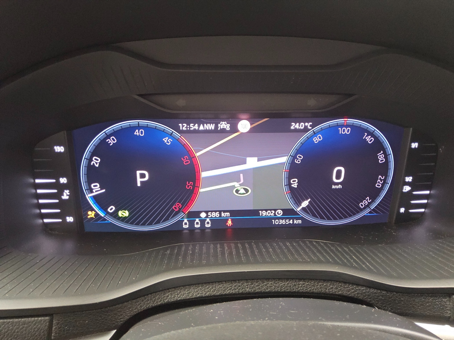 Skoda Karoq 2.0 TDI 4x4 Ambition Navi LED vc AHK RFK 5