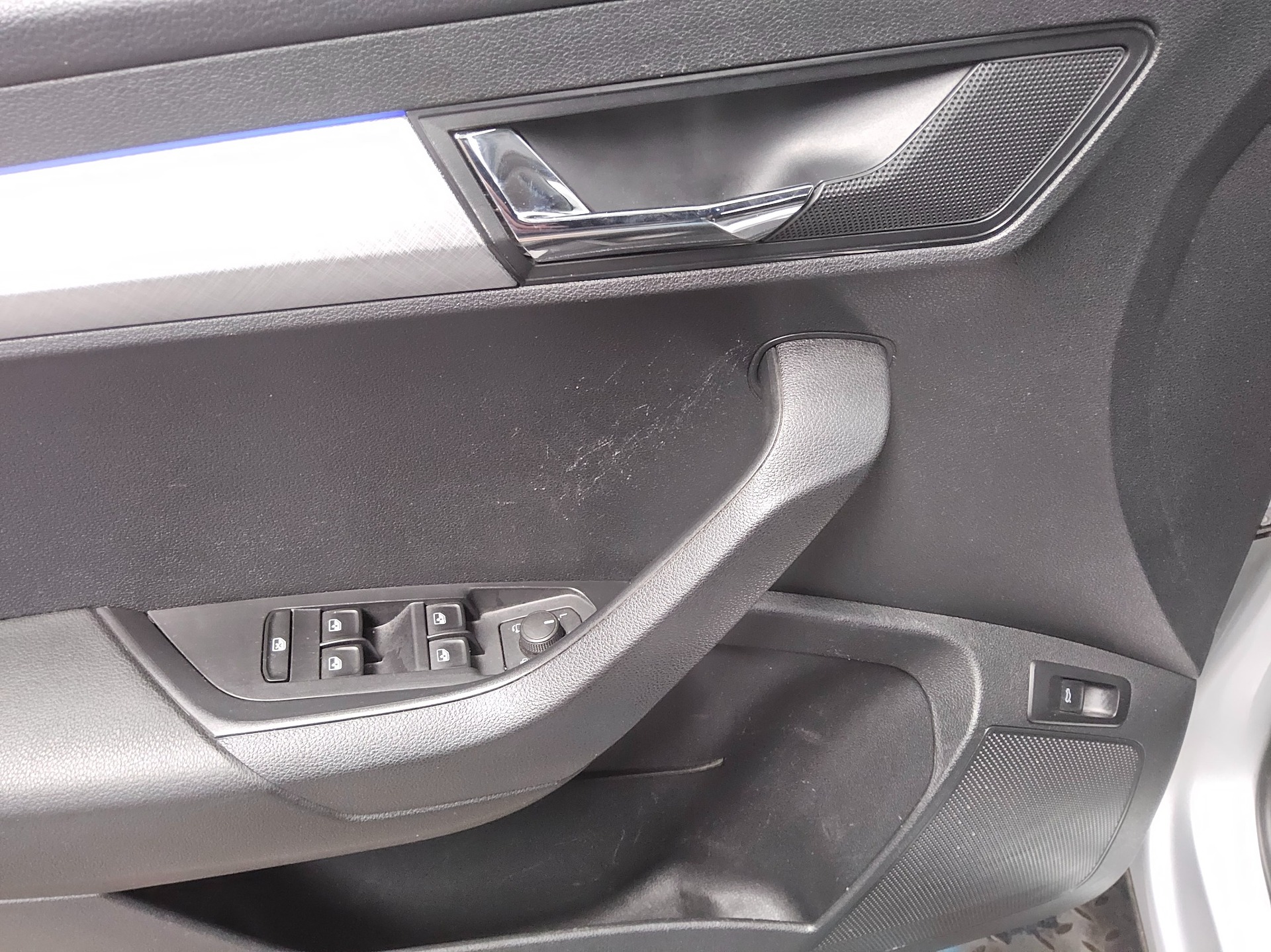 Skoda Karoq 2.0 TDI 4x4 Ambition Navi LED vc AHK RFK 7