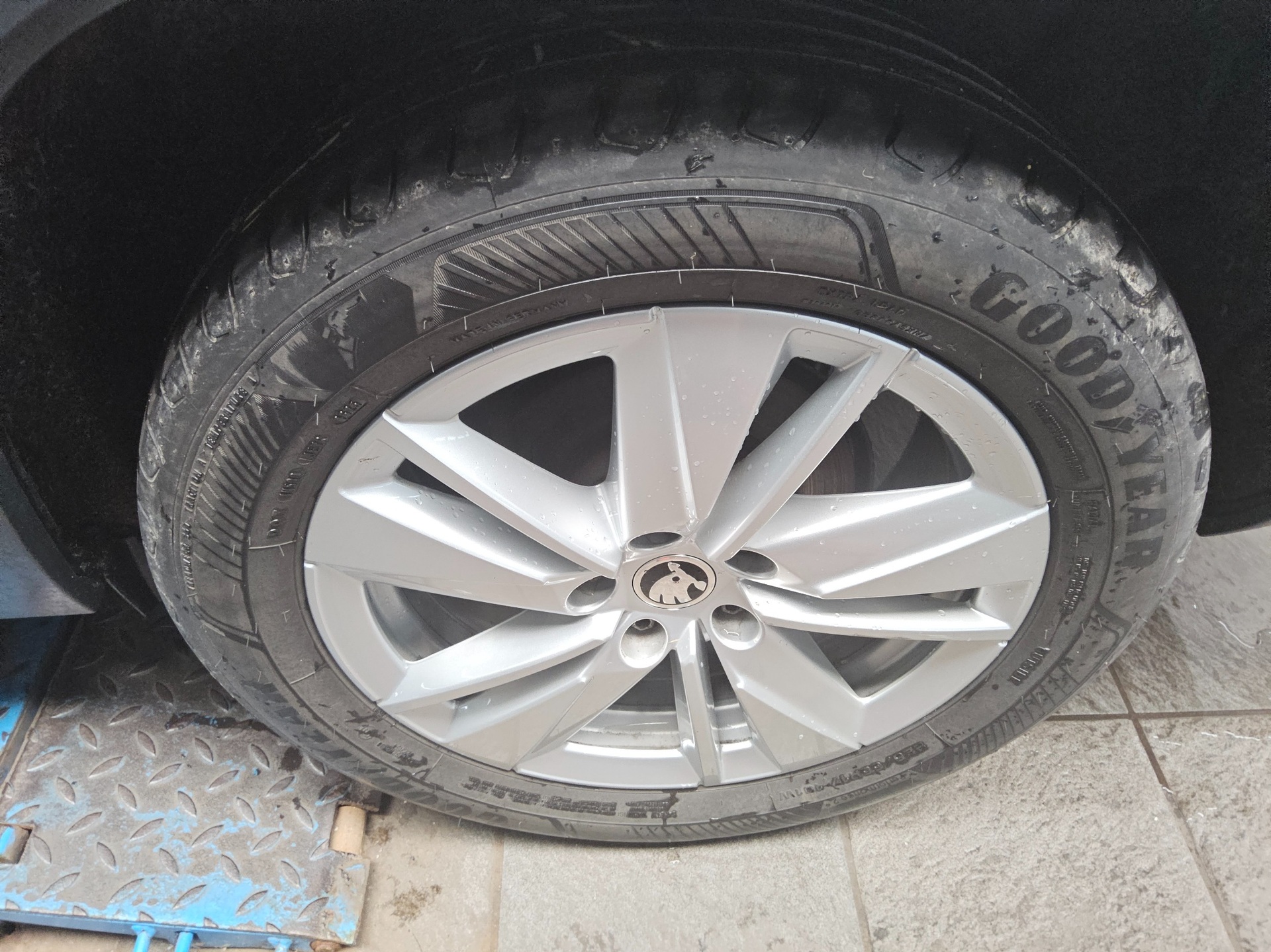 Skoda Karoq 2.0 TDI 4x4 Ambition Navi LED vc AHK RFK 8
