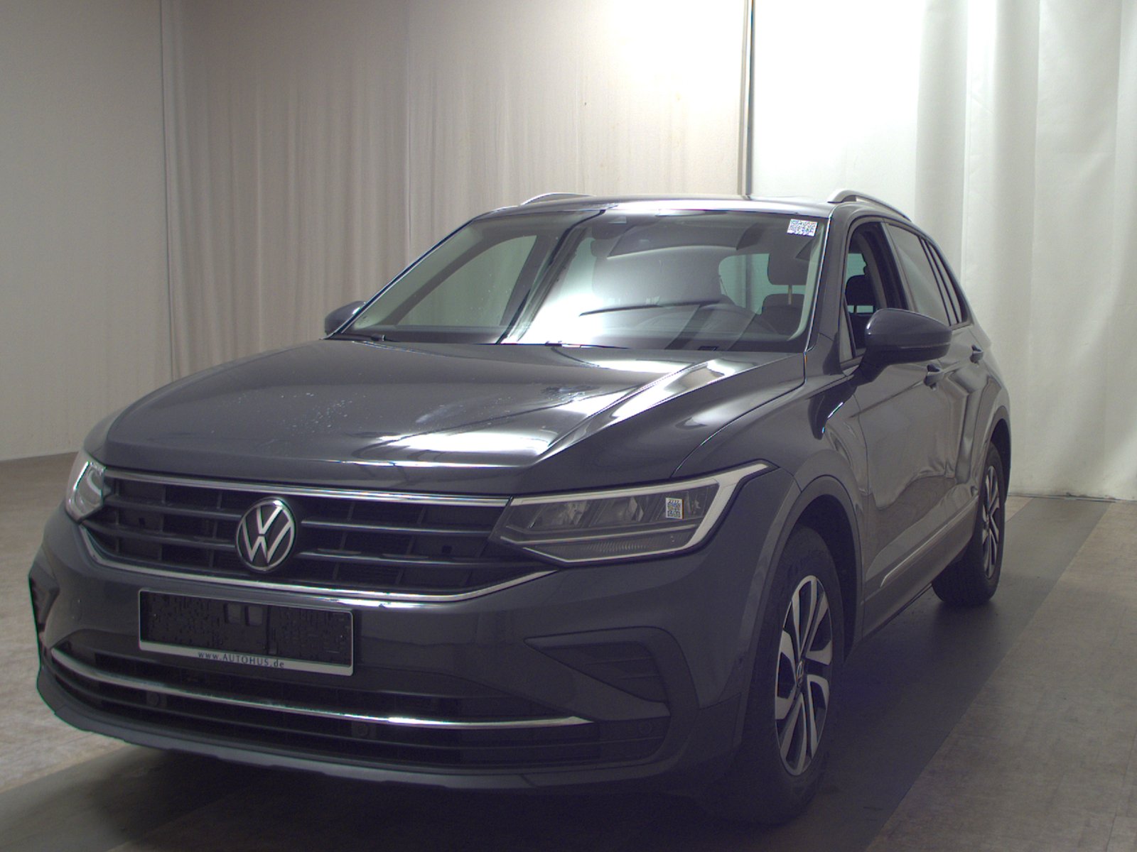 Volkswagen Tiguan 2.0 TDI Active Nav Pano AID H-K HuD LED 2