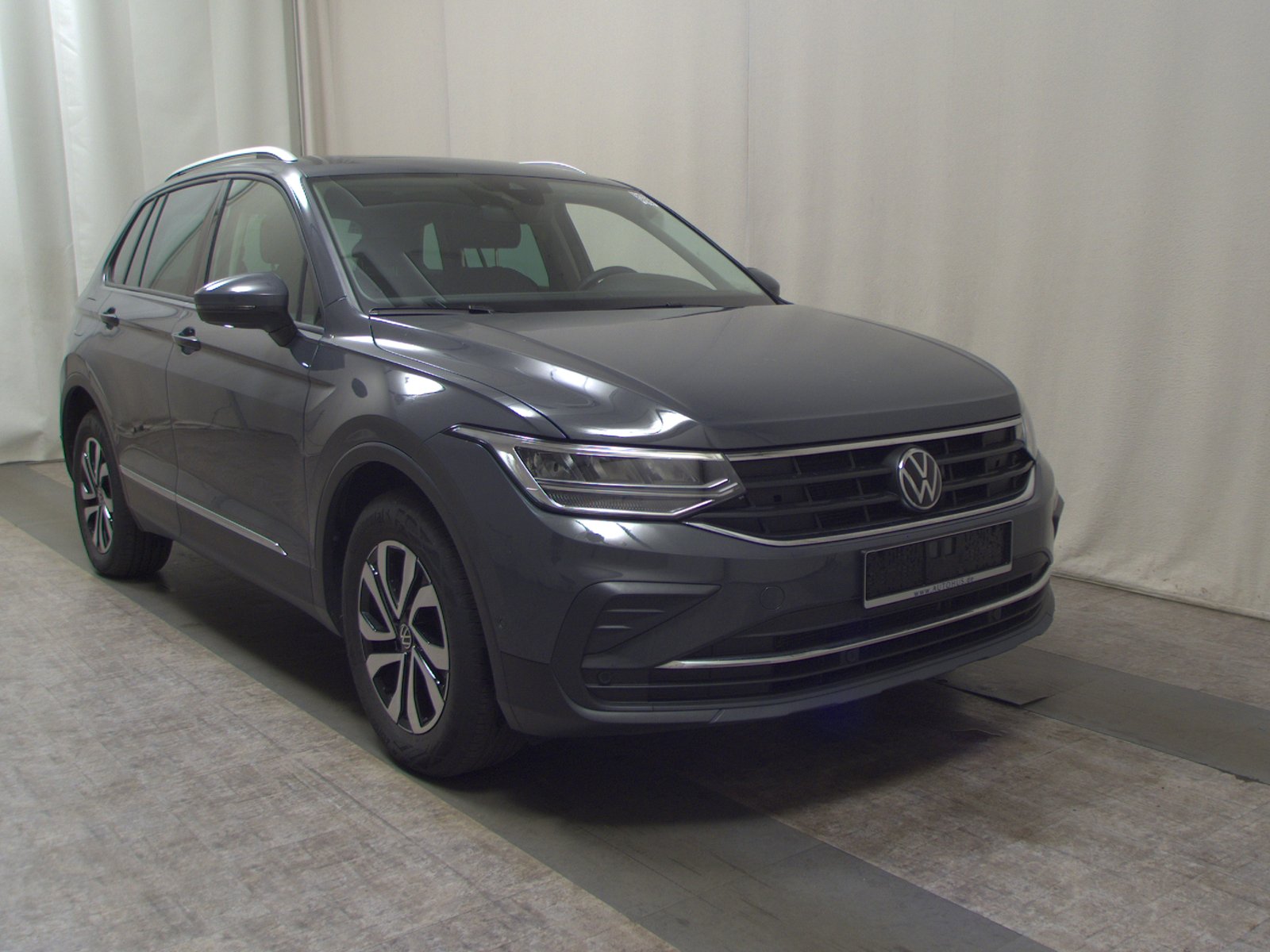 Volkswagen Tiguan 2.0 TDI Active Nav Pano AID H-K HuD LED 3