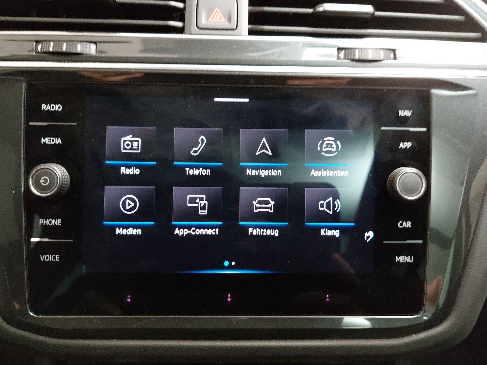 Volkswagen Tiguan 2.0 TDI Active Nav Pano AID H-K HuD LED 20