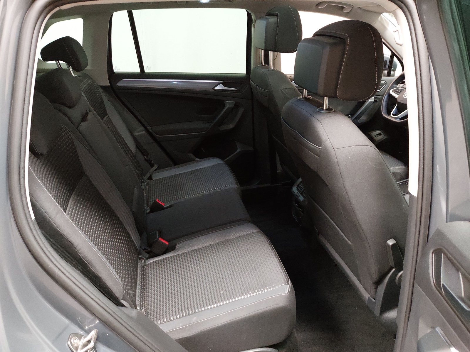 Volkswagen Tiguan 2.0 TDI Active Nav Pano AID H-K HuD LED 12