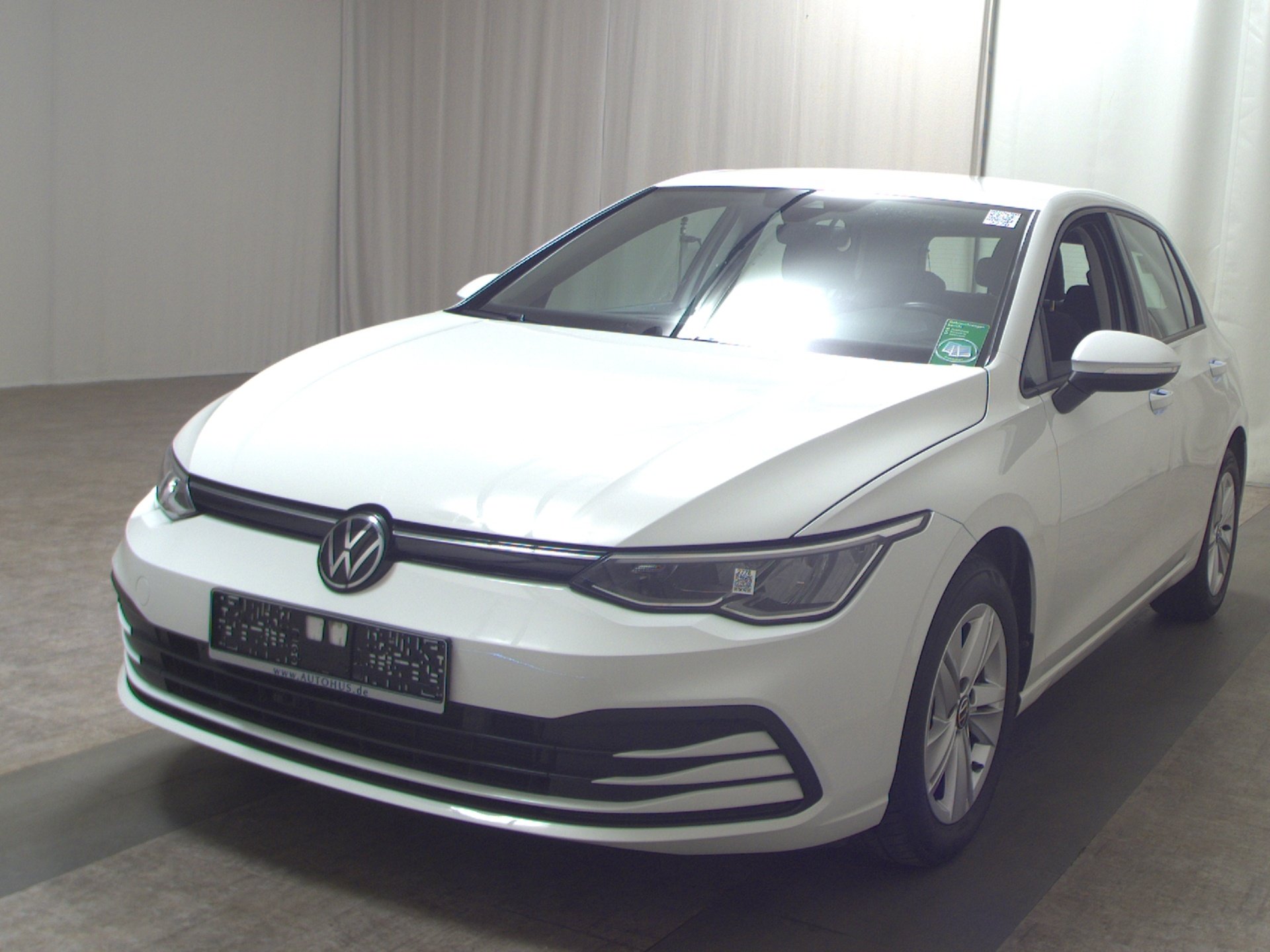 Volkswagen Golf-8 1.5 TSI Life Navi LED ACC PDC 2