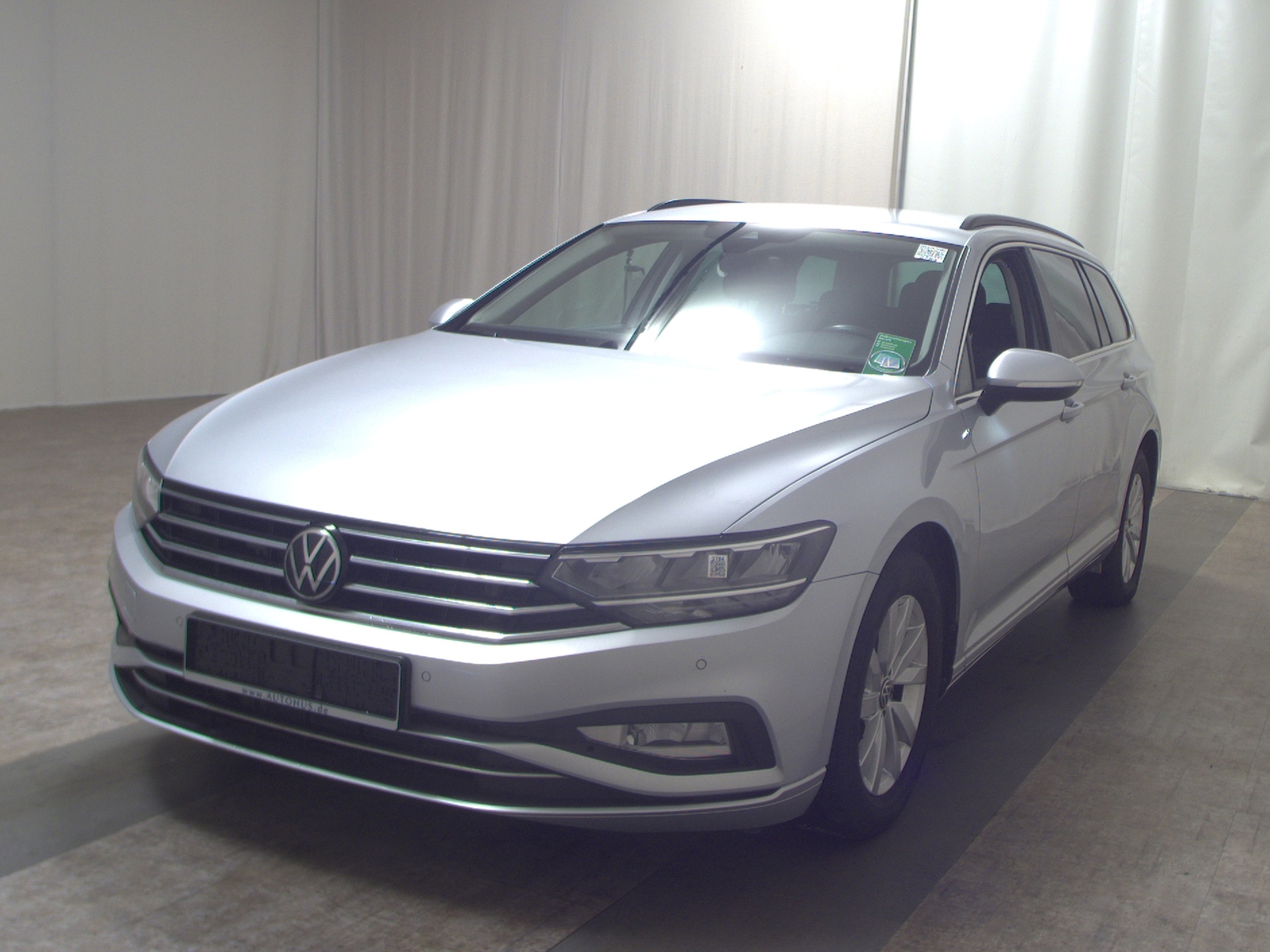 Volkswagen Passat Var. 2.0 TDI Business Navi LED RFK ACC 2