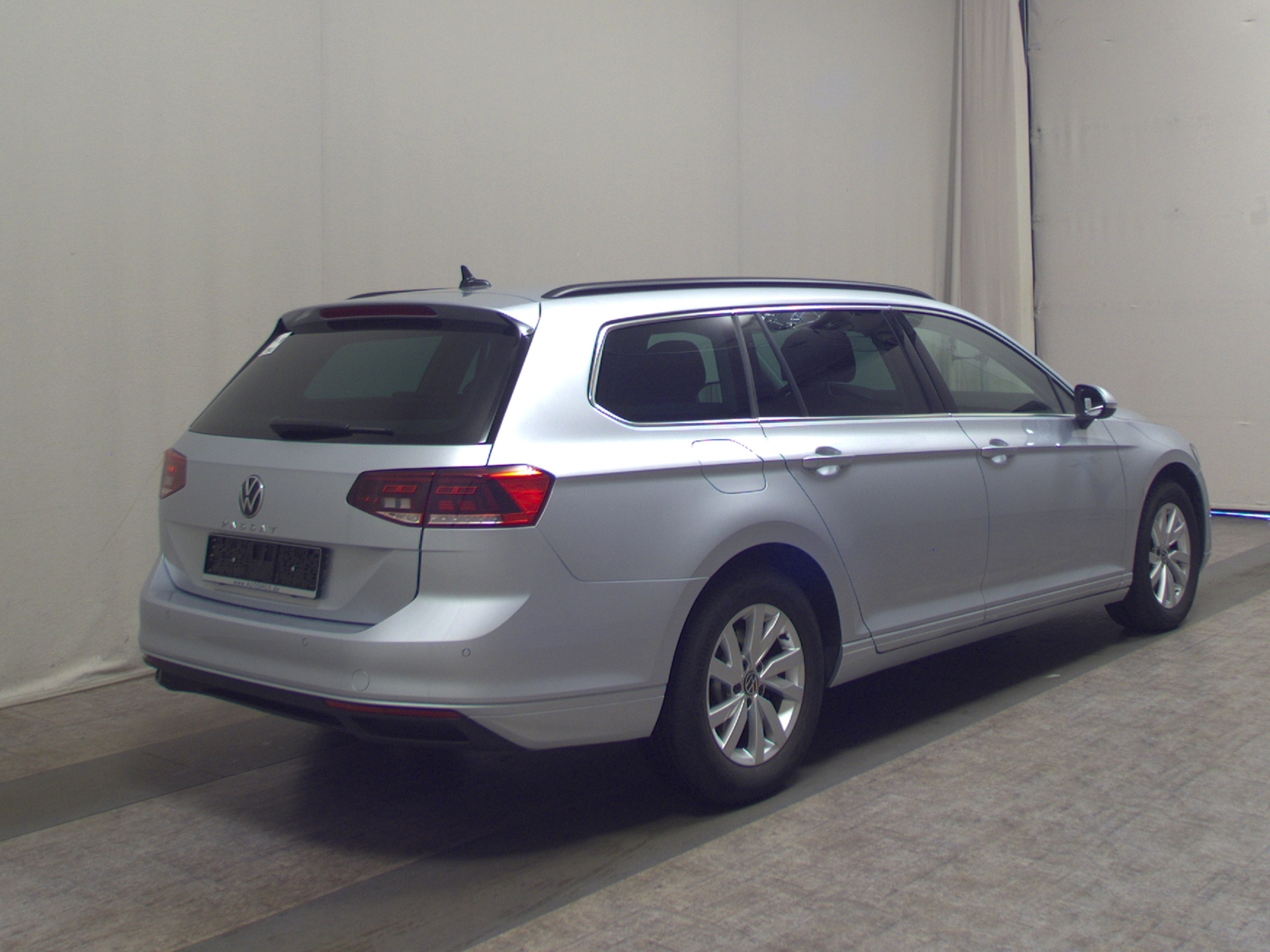 Volkswagen Passat Var. 2.0 TDI Business Navi LED RFK ACC 4