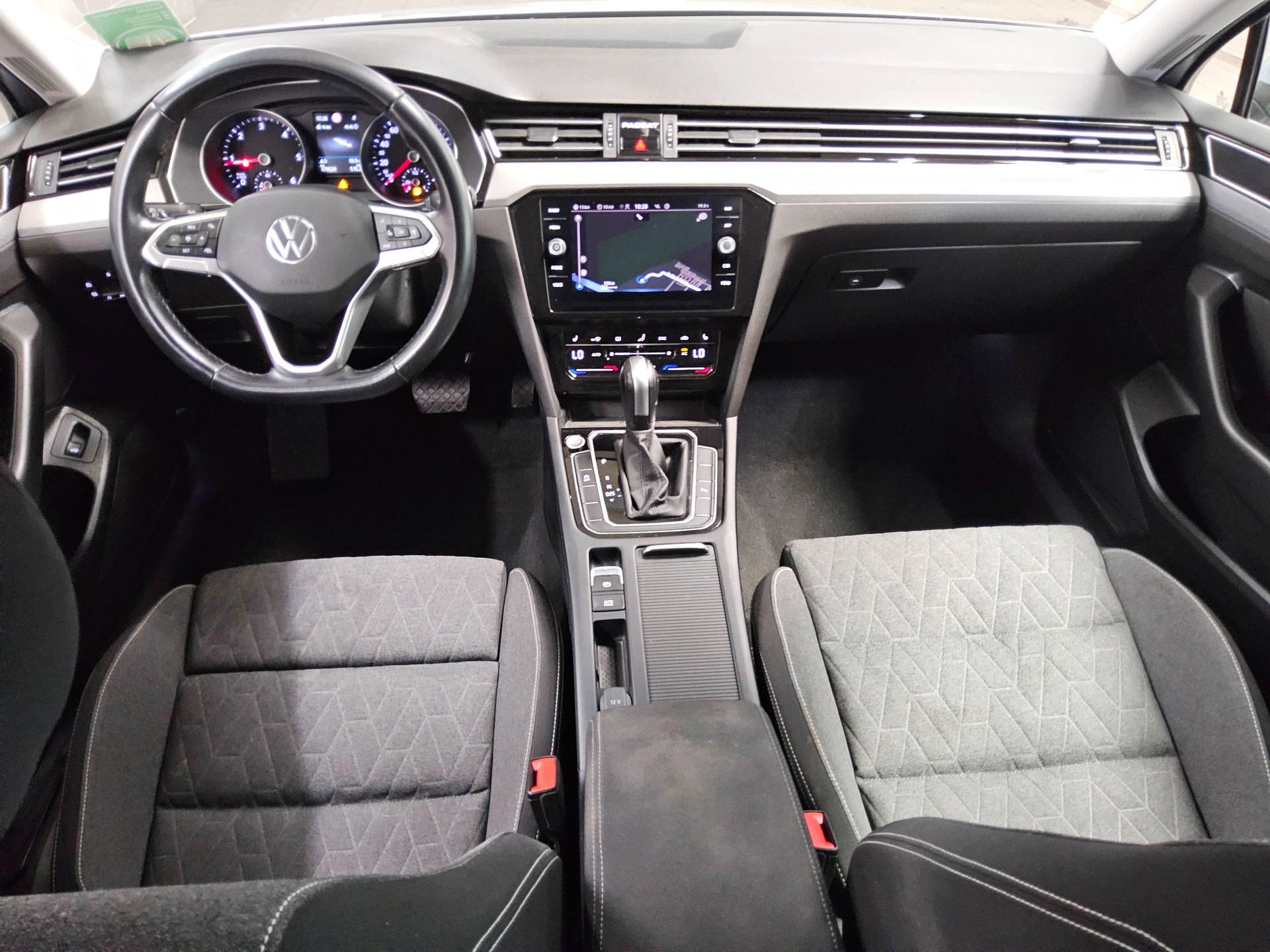 Volkswagen Passat Var. 2.0 TDI Business Navi LED RFK ACC 5