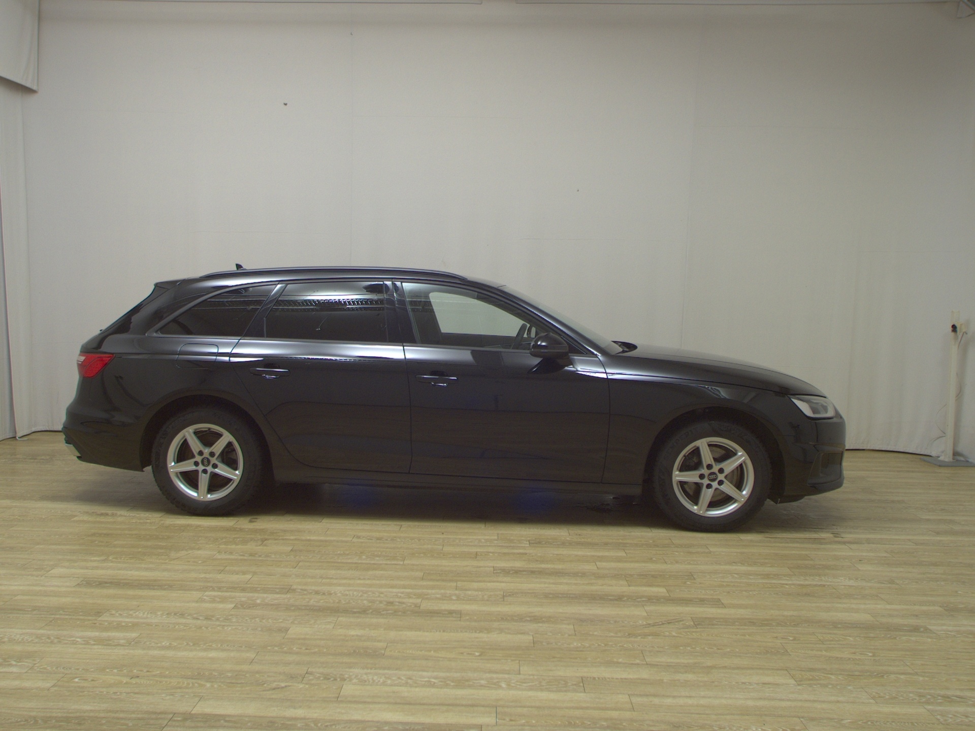 Audi A4 Avant 35 TDI T-Leder Navi LED Sound AHK PDC