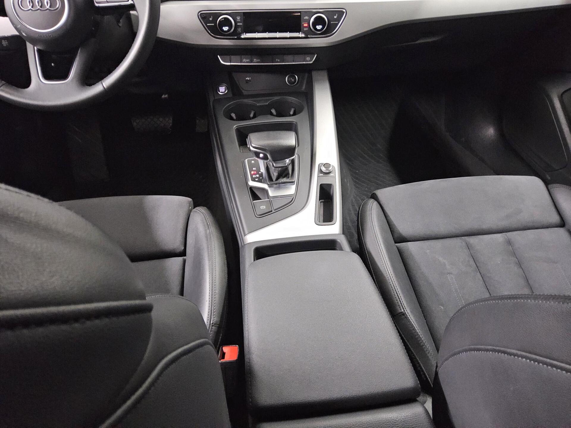 Audi A4 Avant 35 TDI T-Leder Navi LED Sound AHK PDC 6