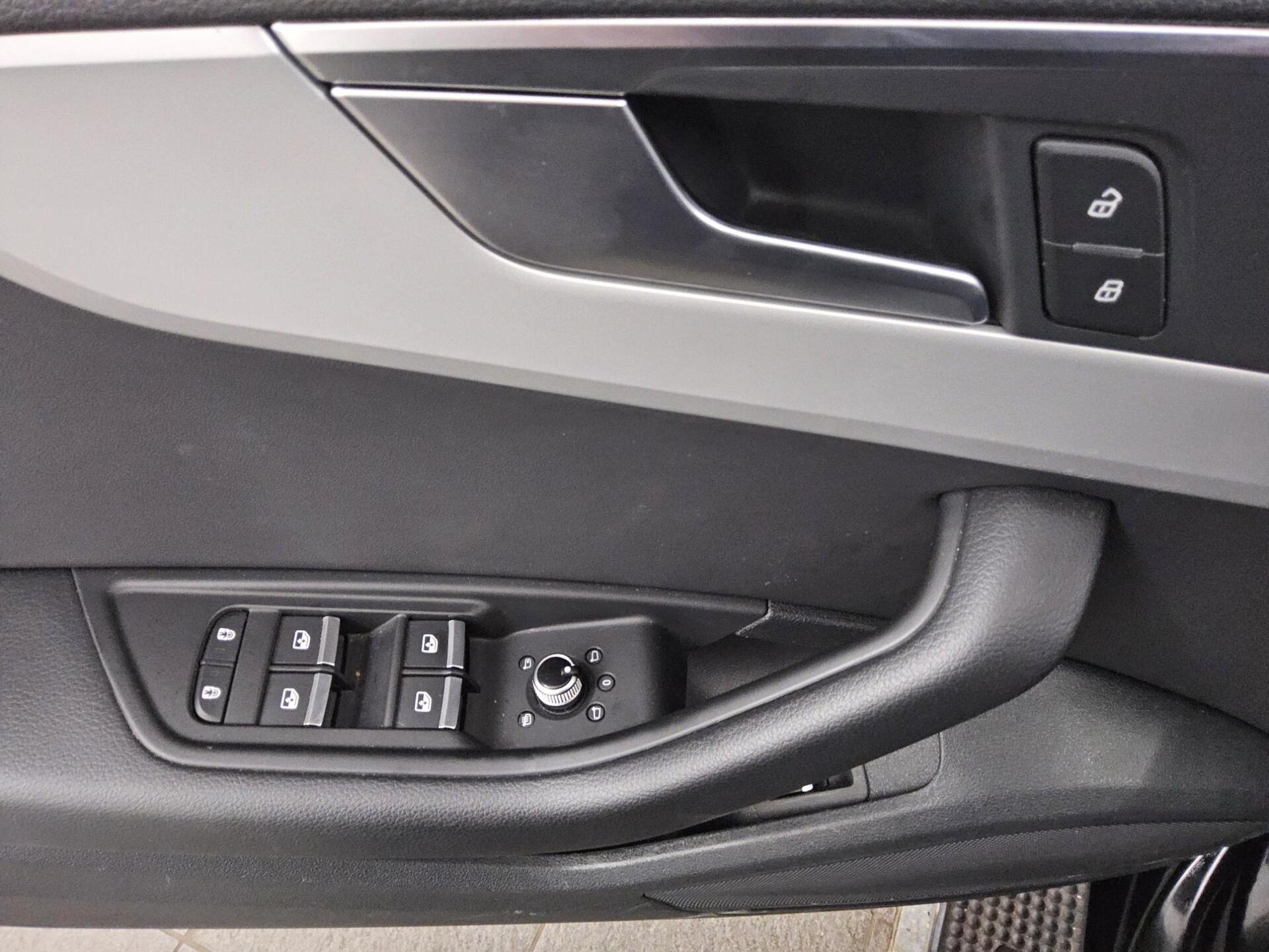 Audi A4 Avant 35 TDI T-Leder Navi LED Sound AHK PDC 9