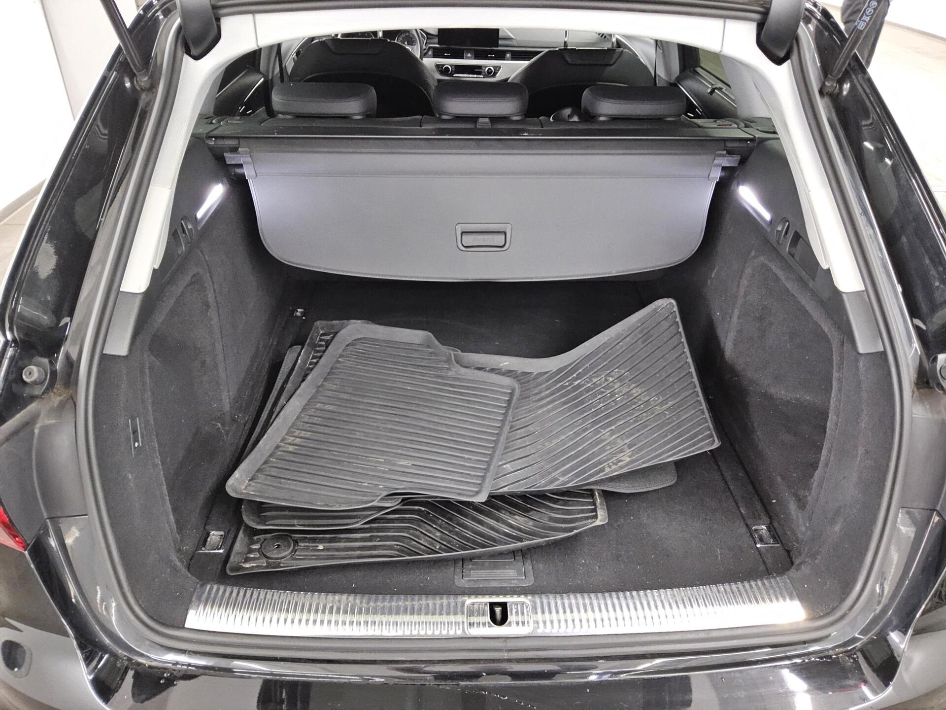Audi A4 Avant 35 TDI T-Leder Navi LED Sound AHK PDC 11