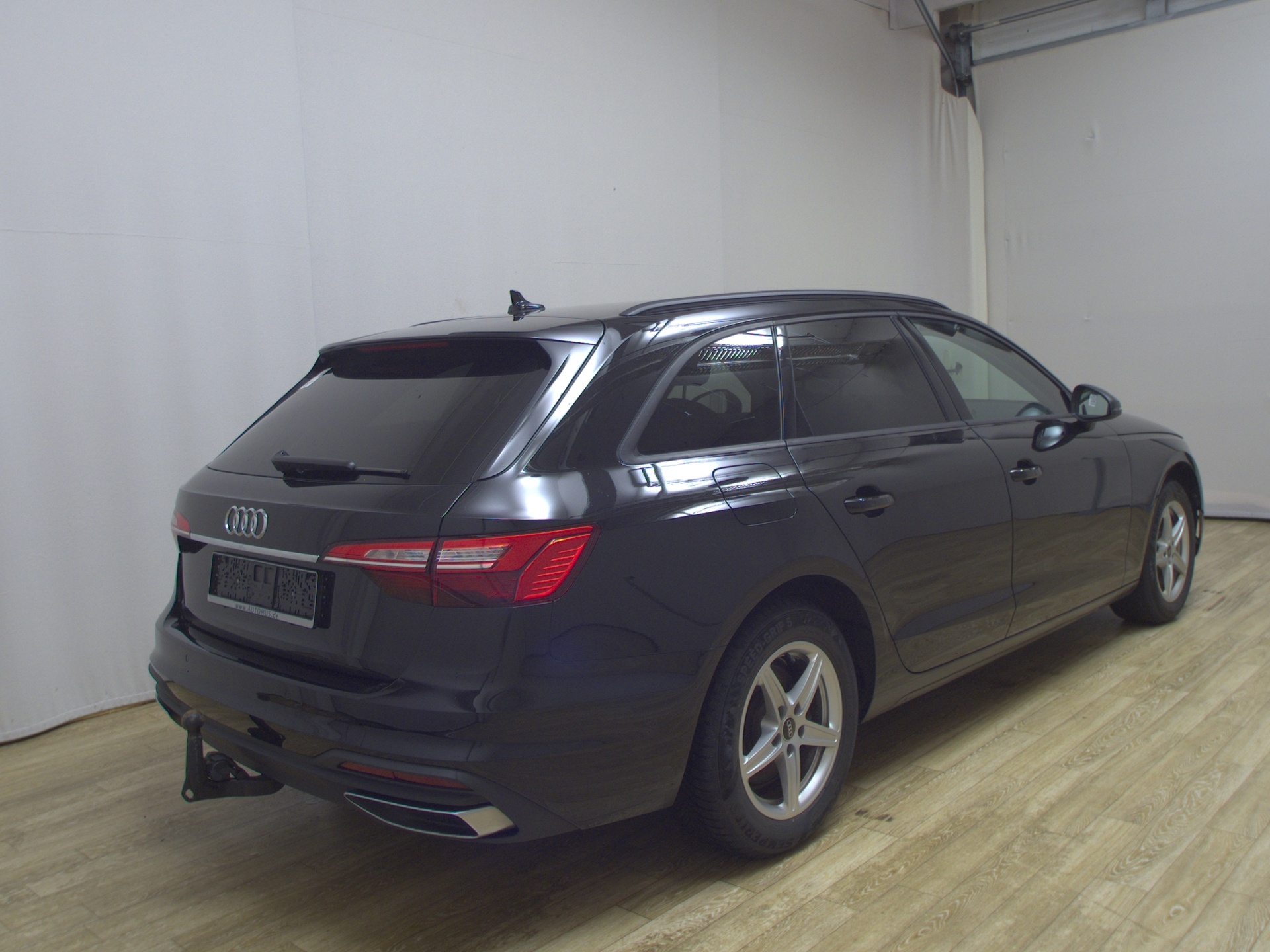 Audi A4 Avant 35 TDI T-Leder Navi LED Sound AHK PDC 4