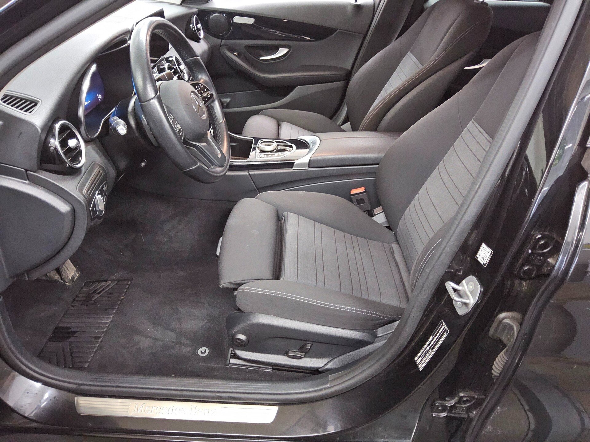 Mercedes-Benz C 300 T de Navi LED Widescreen Kamera SHZ 9