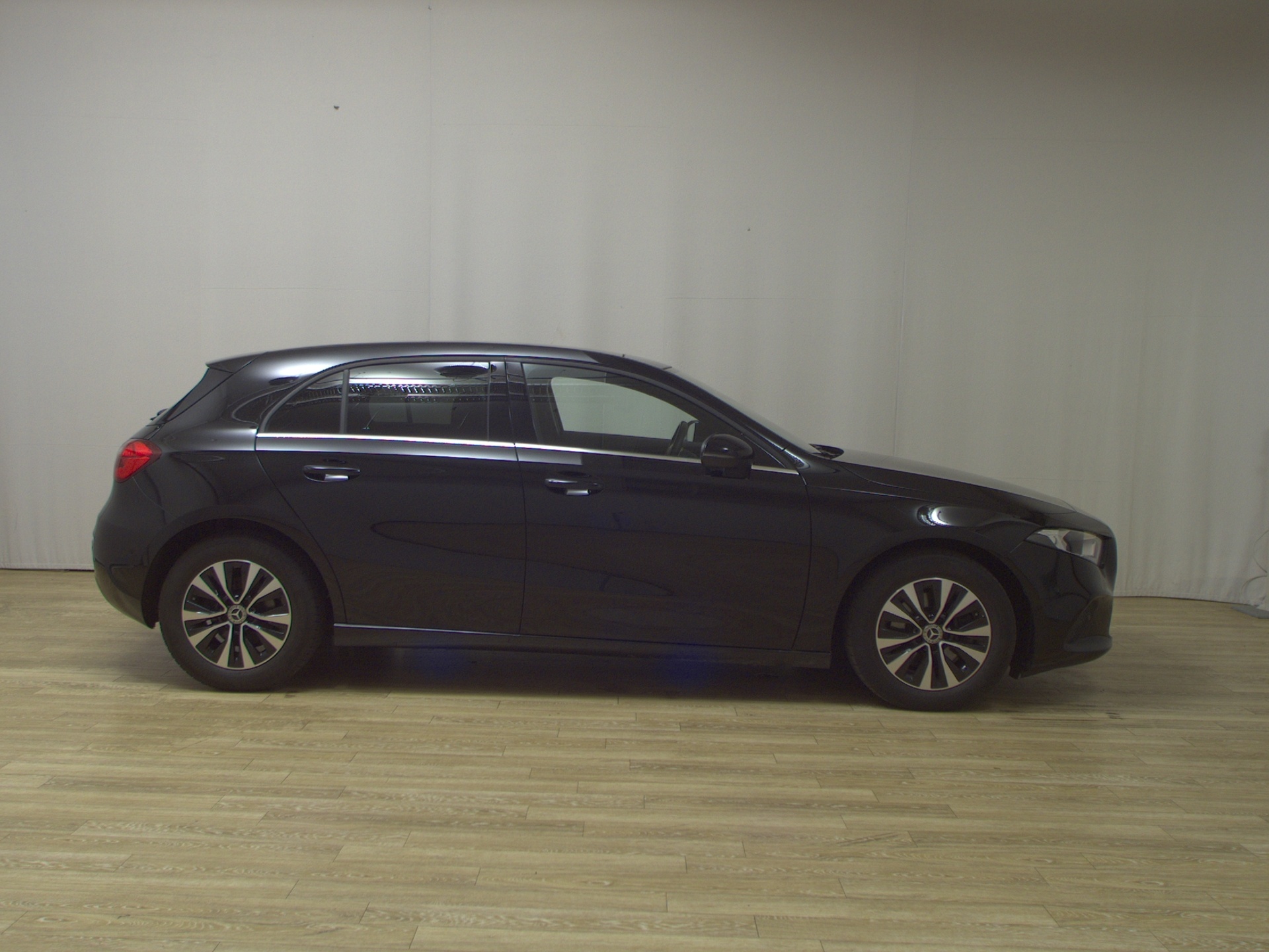 Mercedes-Benz A 200 d Navi RfK Shz Pano AHK PDC