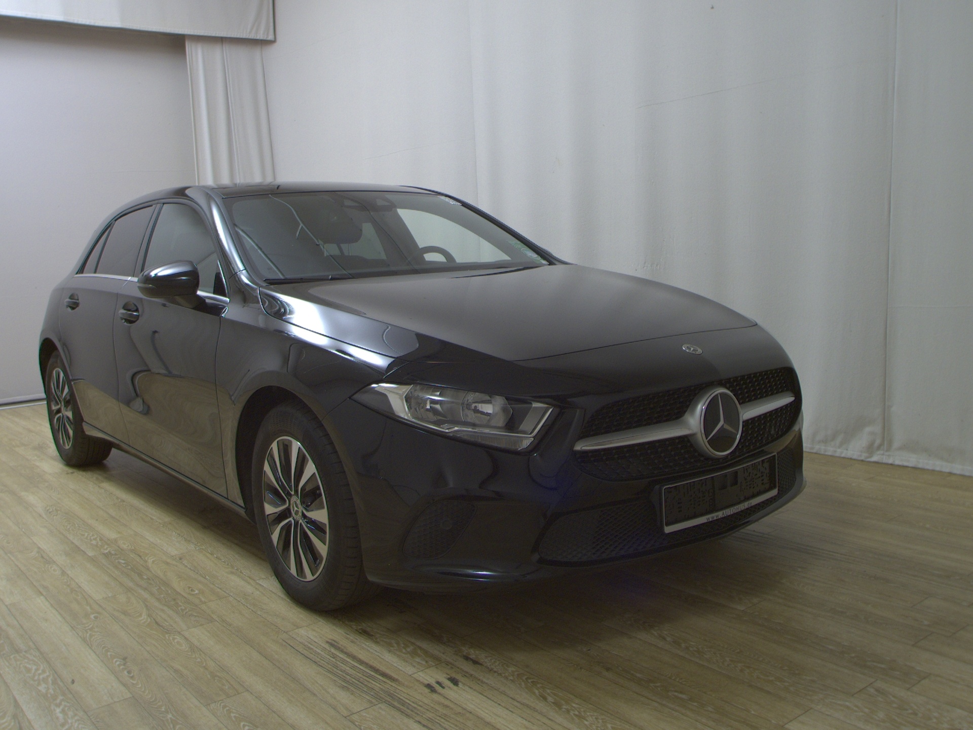 Mercedes-Benz A 200 d Navi RfK Shz Pano AHK PDC 3