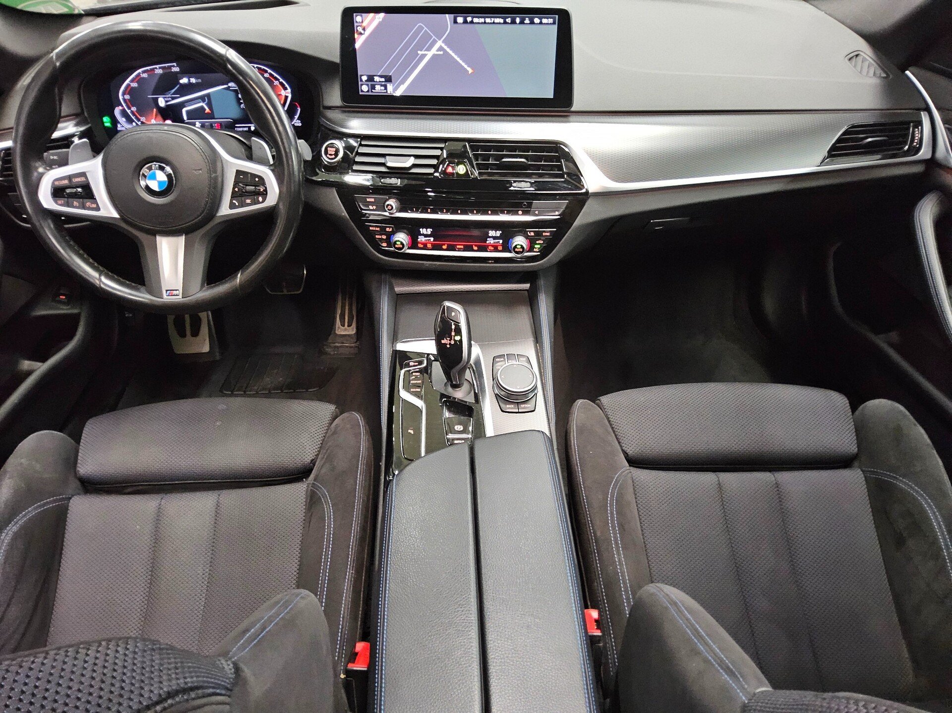 BMW 520dA Touring M-Sport Navi LC Pro HuD Pano HiFi 5