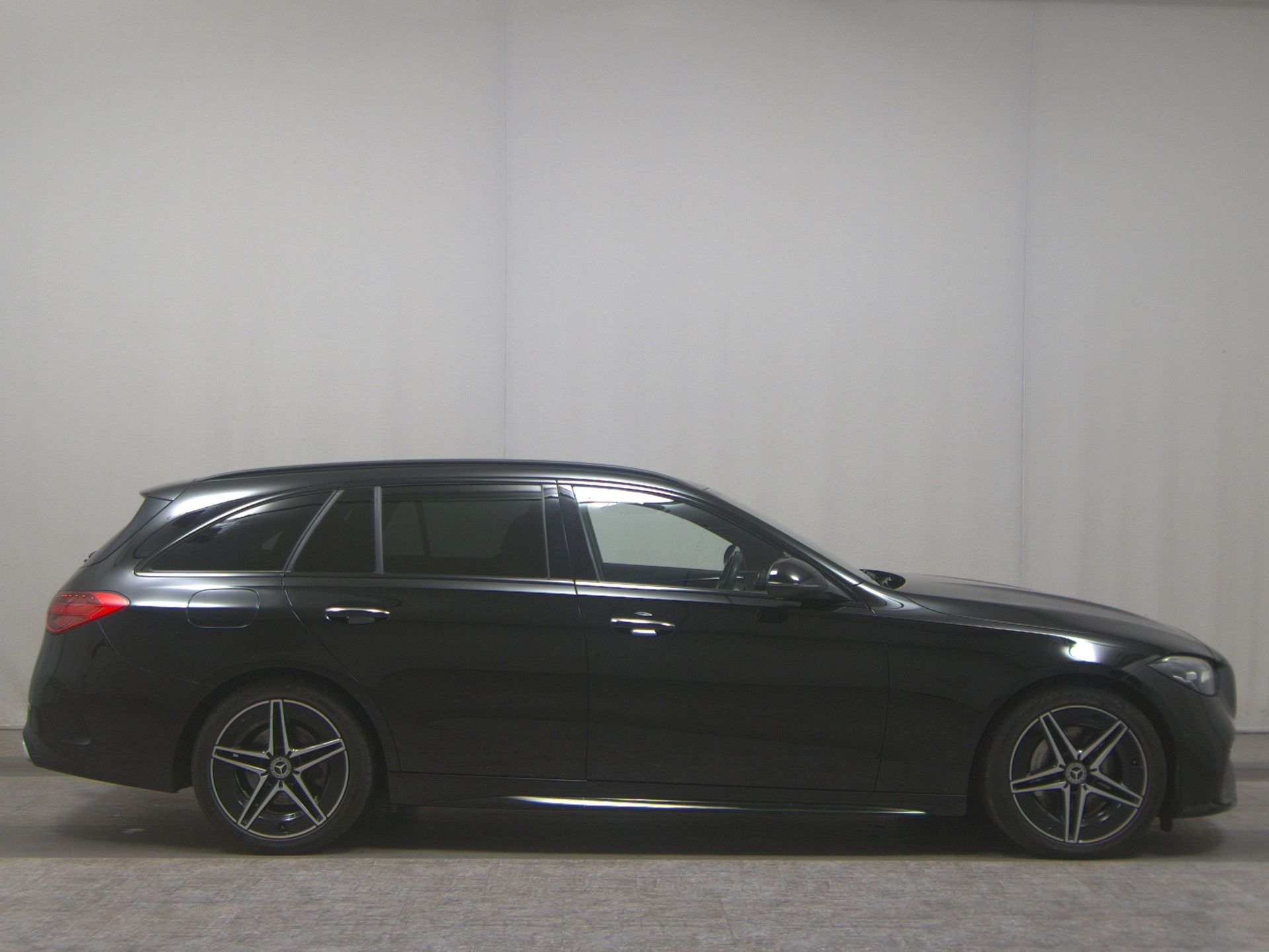 Mercedes-Benz C 220 T d AMG-Line Night Navi LED Sound AHK MBUX