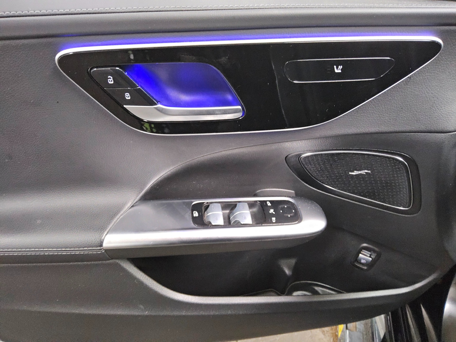 Mercedes-Benz C 220 T d AMG-Line Night Navi LED Sound AHK MBUX 10
