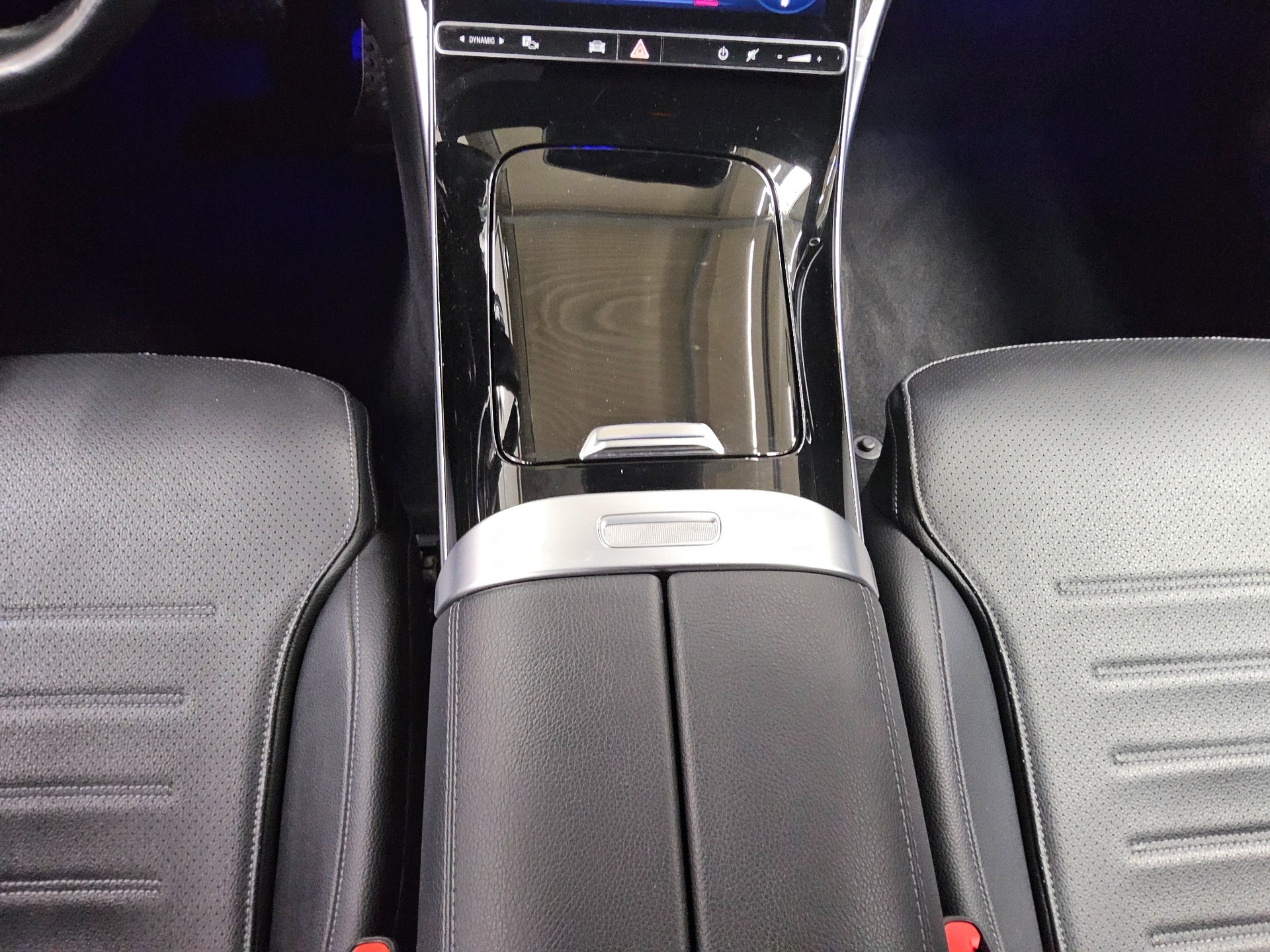 Mercedes-Benz C 220 T d AMG-Line Night Navi LED Sound AHK MBUX 6
