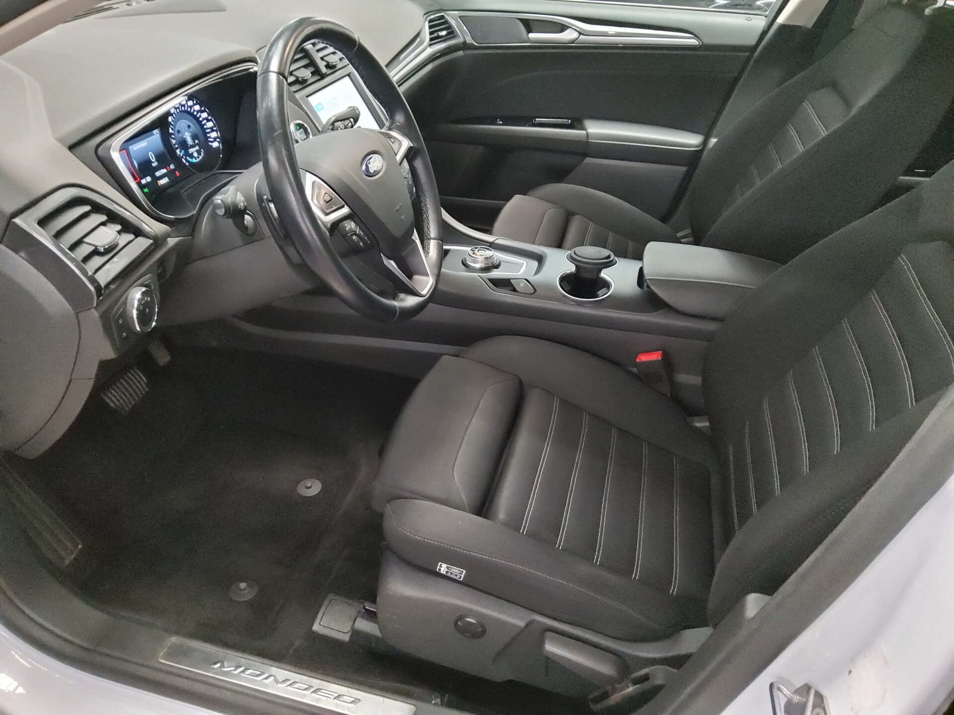 Ford Mondeo Turnier 2.0 EB Titanium Navi LED AHK ACC 8