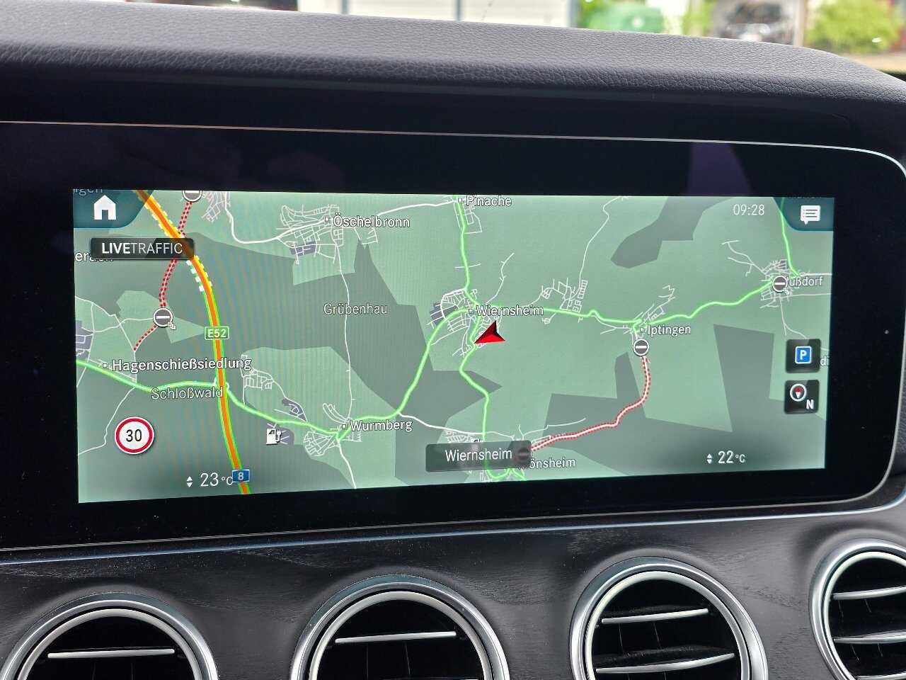 Mercedes-Benz E 300 T de Avantgarde NAVI LED MEMORY SHZ RFK 9