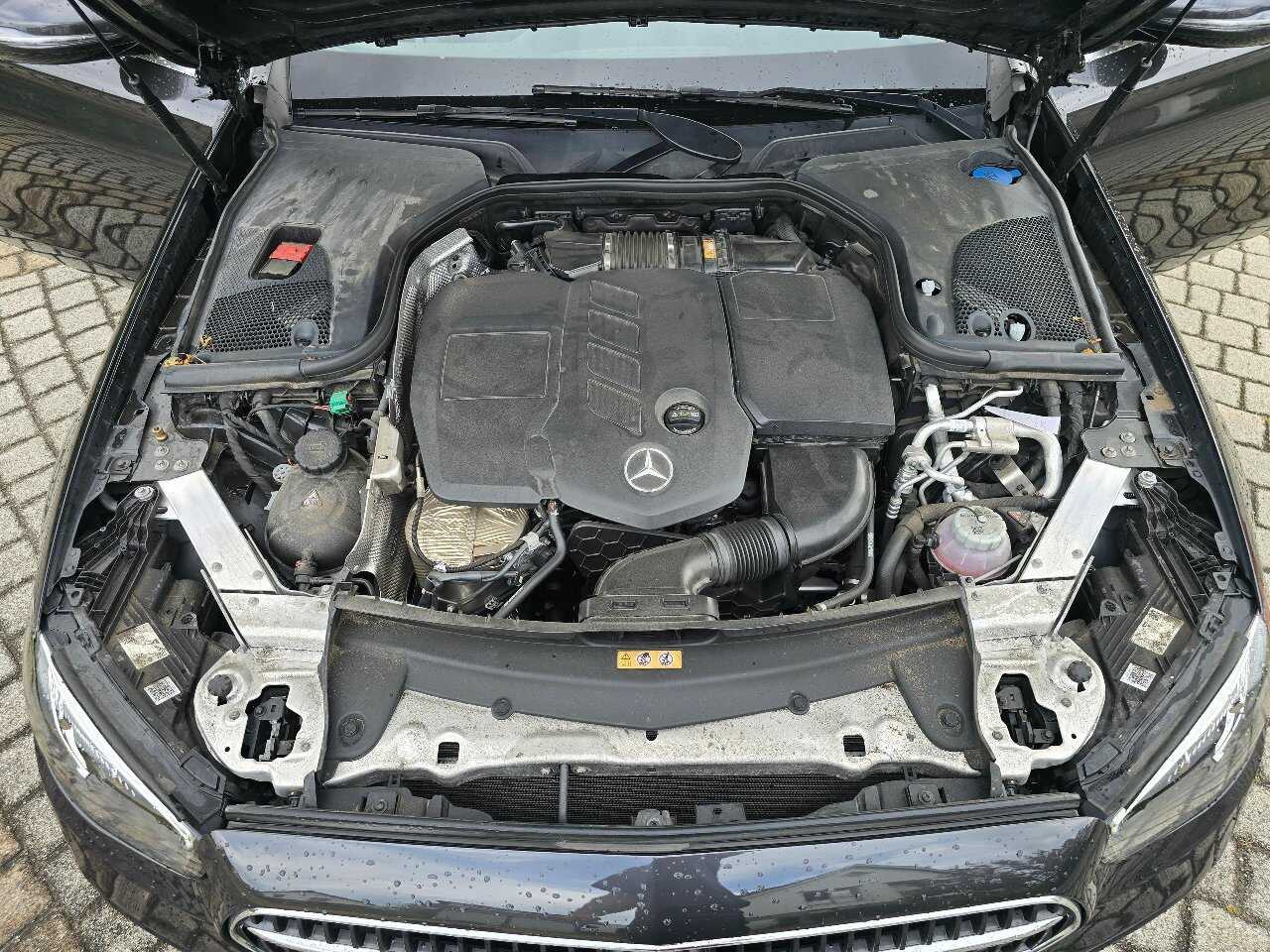 Mercedes-Benz E 300 T de Avantgarde NAVI LED MEMORY SHZ RFK 11
