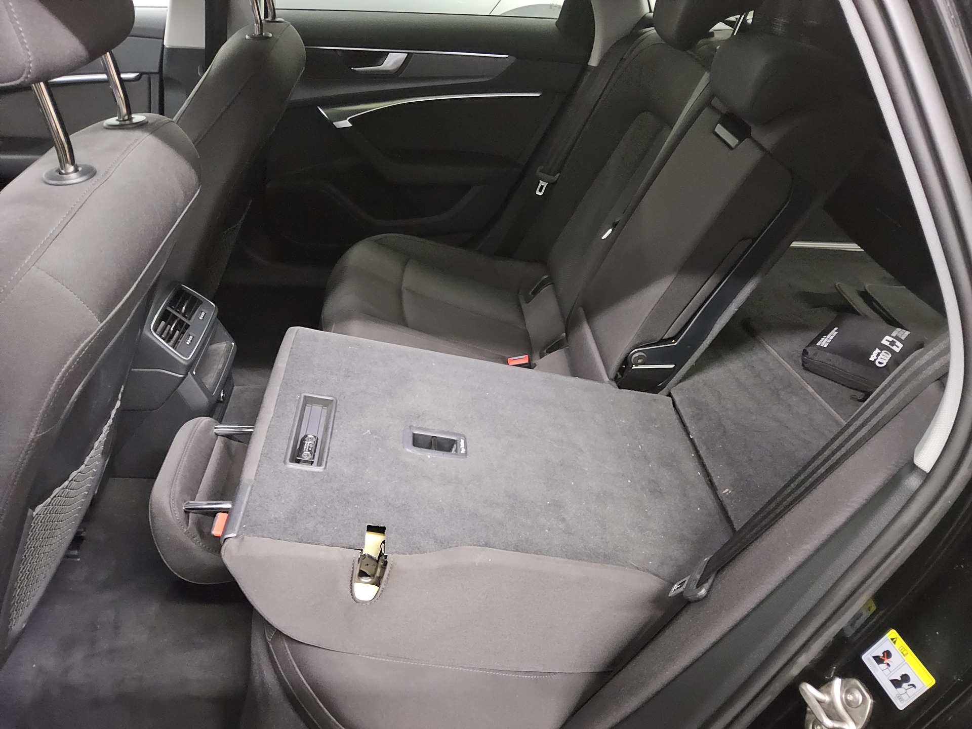 Audi A6 Avant 35 TDI Navi LED Sound Tempomat BT 12