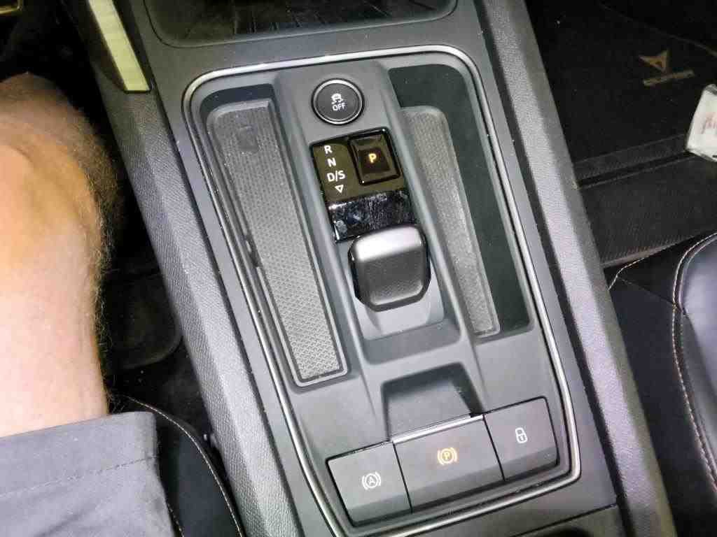 Cupra Formentor 1.4 e-Hybrid VZ NAVI RFK LED ACC 12