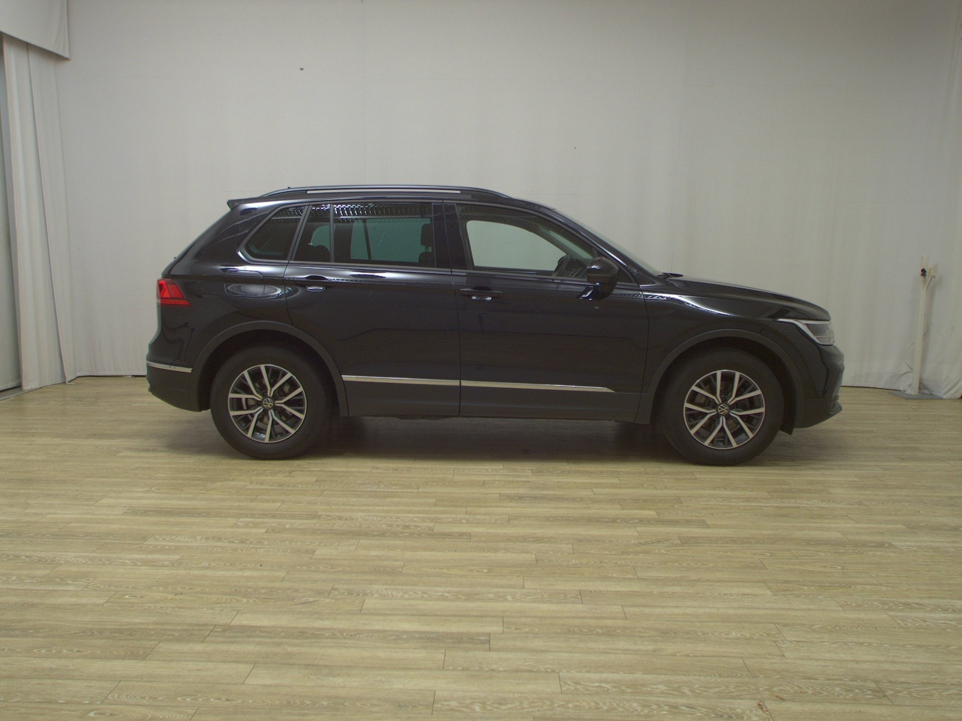 Volkswagen Tiguan 2.0 TDI Life Navi LED RFK AHK