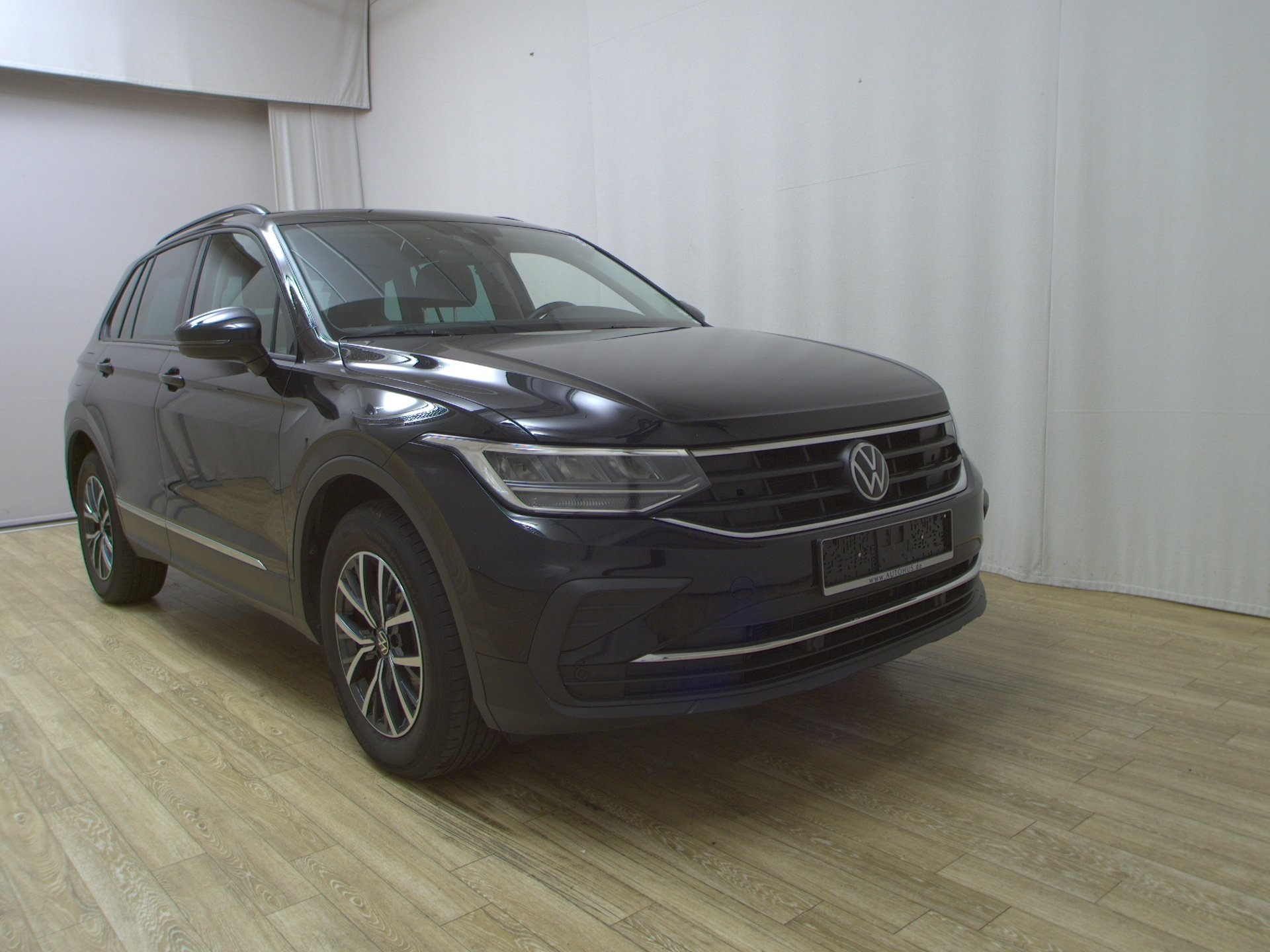Volkswagen Tiguan 2.0 TDI Life Navi LED RFK AHK 3