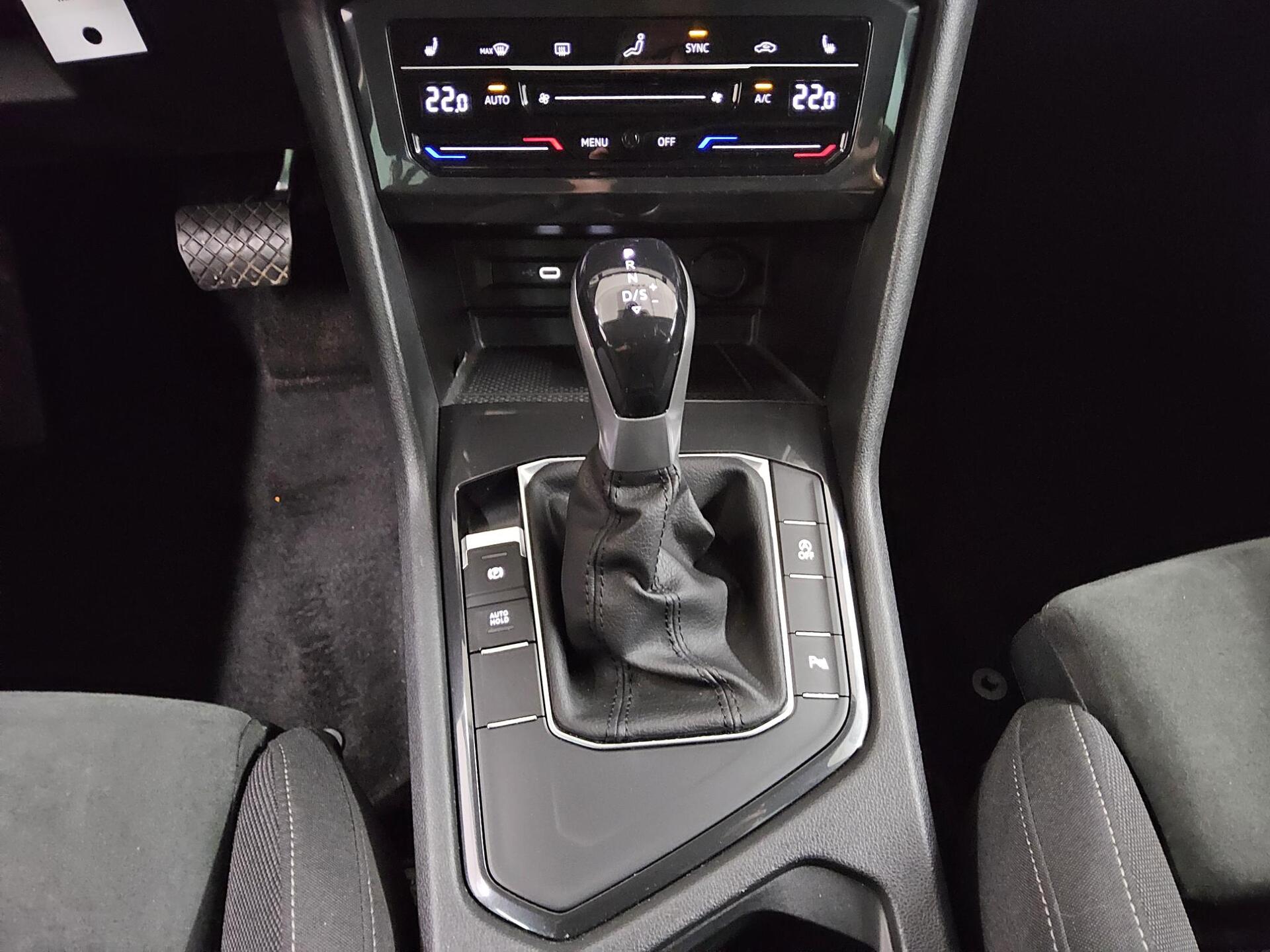 Volkswagen Tiguan 2.0 TDI Life Navi LED RFK AHK 6