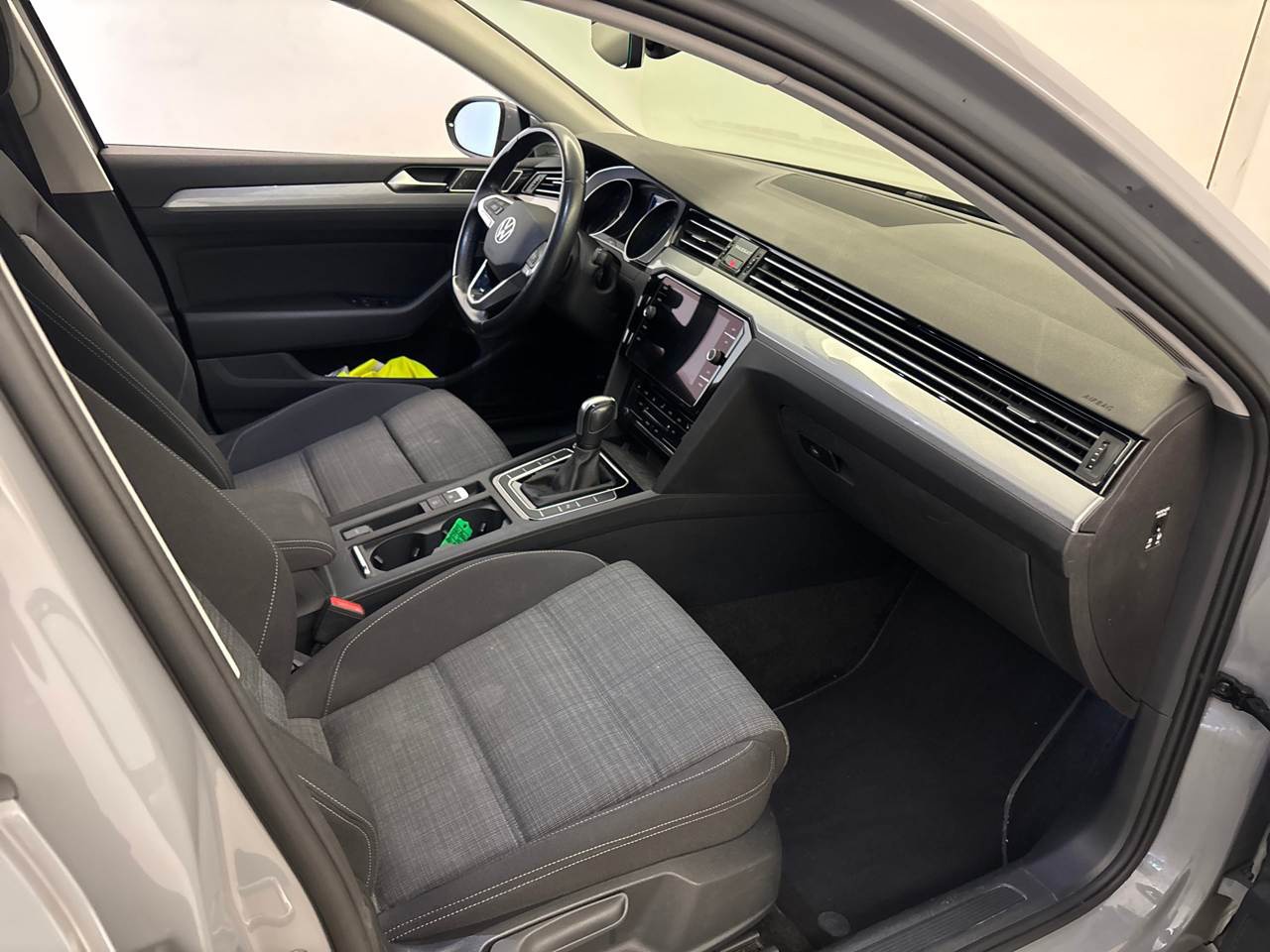 Volkswagen Passat Variant 2.0 TDI Business AHK RFK ACC 6