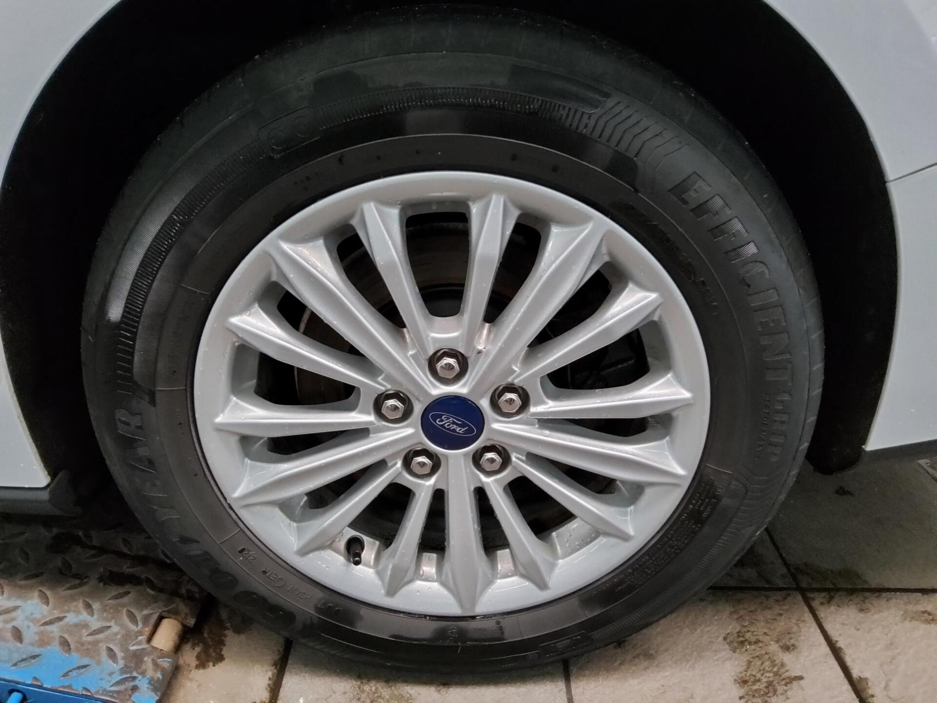 Ford Focus Turnier 1.5 EB Titanium Navi RFK LED 10