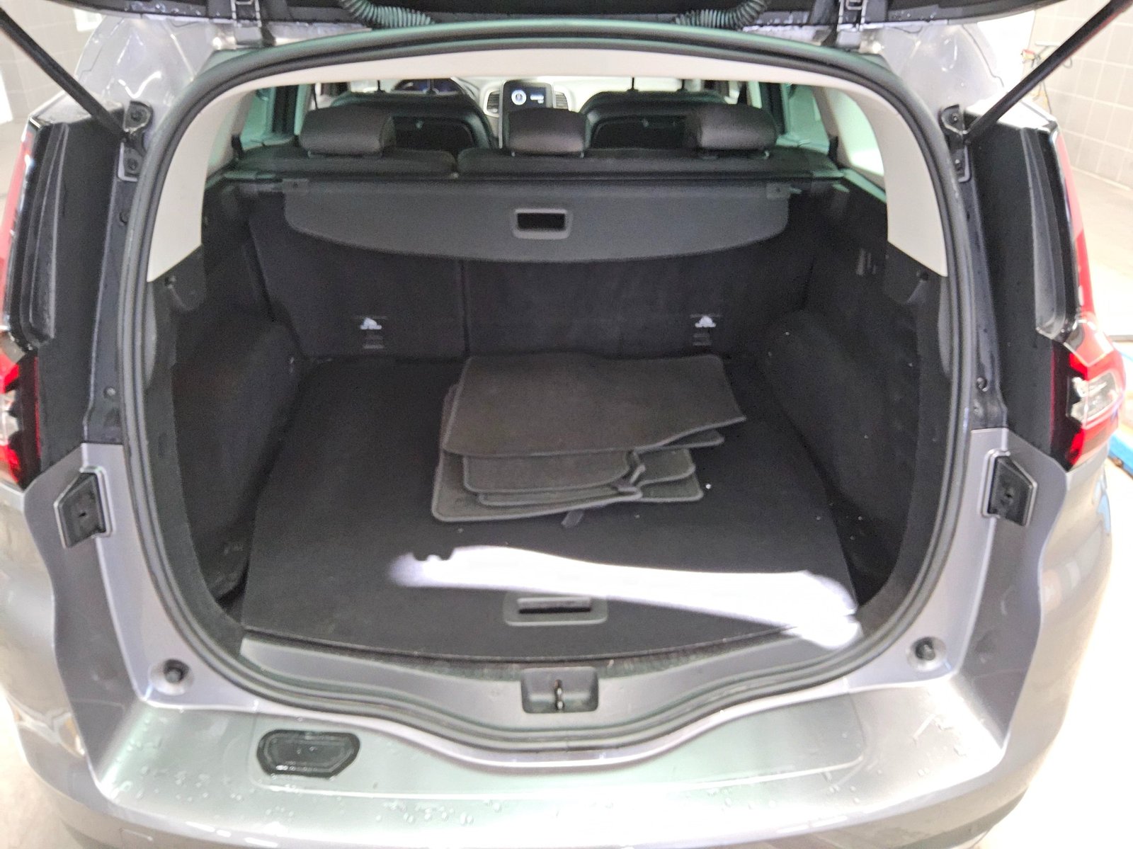 Renault Grand Scenic 1.7 BLUE dCi Business Ed. Navi PDC 12