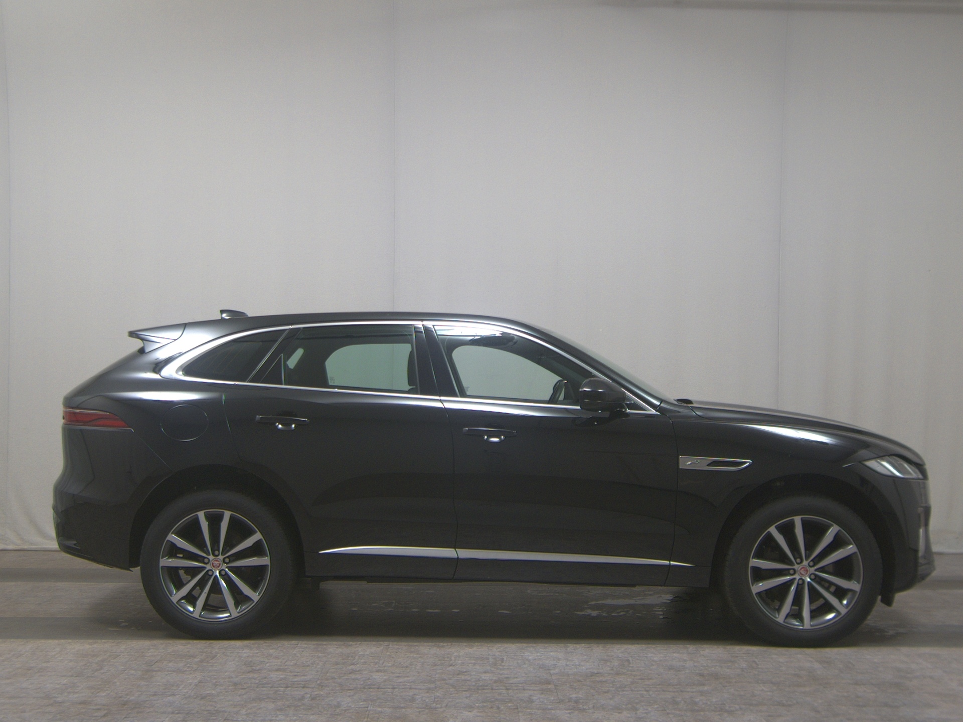 Jaguar F-Pace D 200 AWD R-Dynamic Navi LED Leder RFK ACC Sound