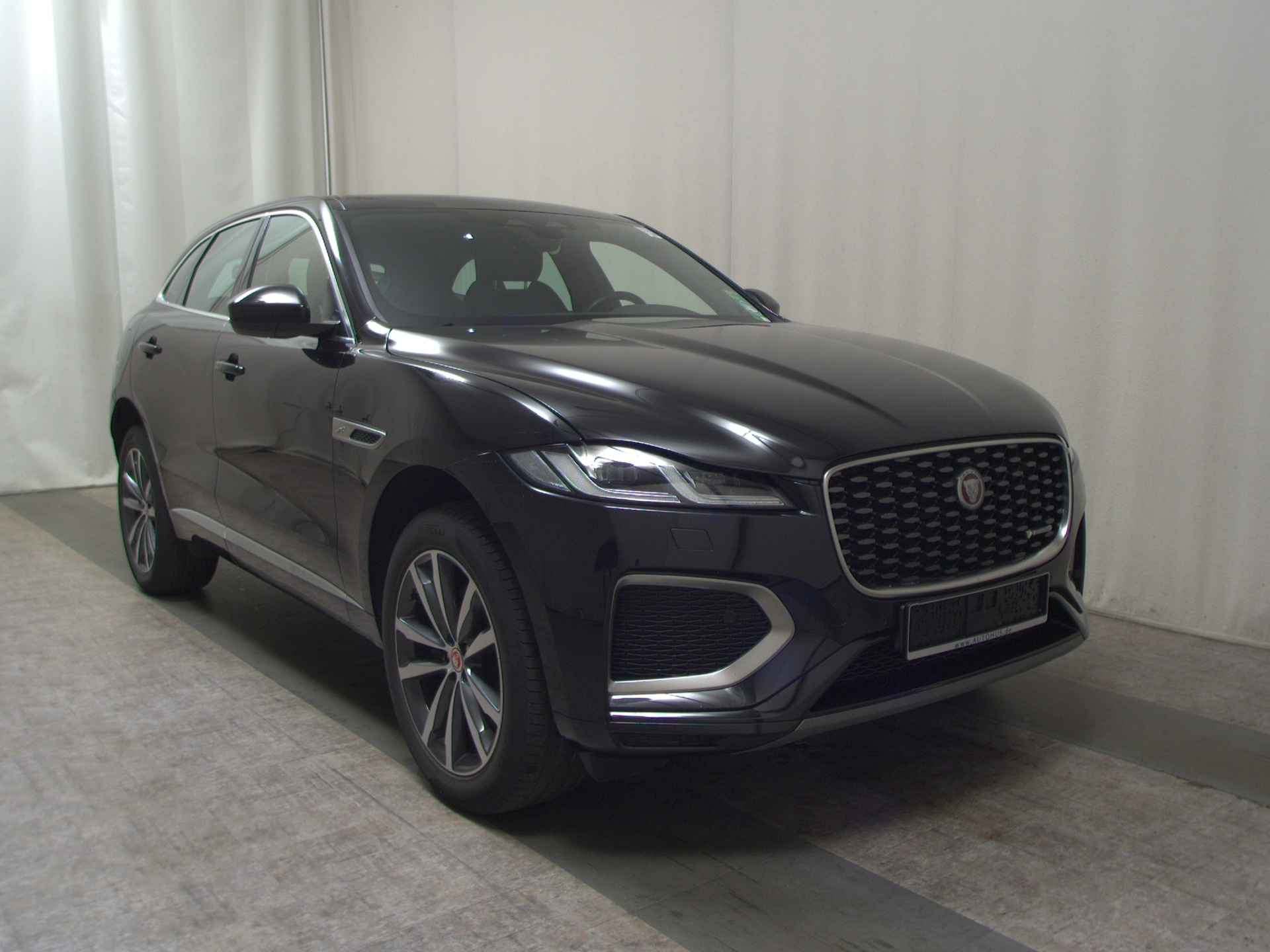 Jaguar F-Pace D 200 AWD R-Dynamic Navi LED Leder RFK ACC Sound 3