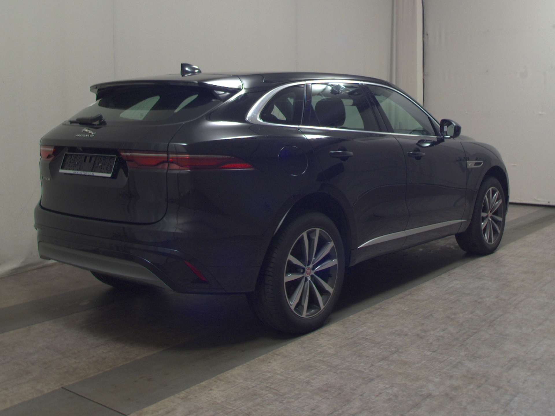 Jaguar F-Pace D 200 AWD R-Dynamic Navi LED Leder RFK ACC Sound 4