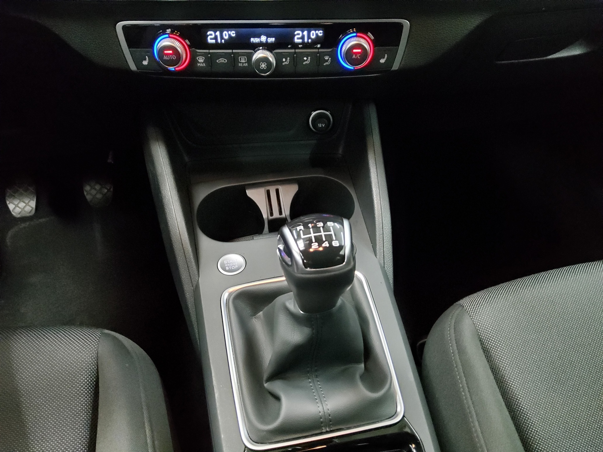 Audi Q2 30 TFSI S-Line Navi LED vc PDC SHZ 6
