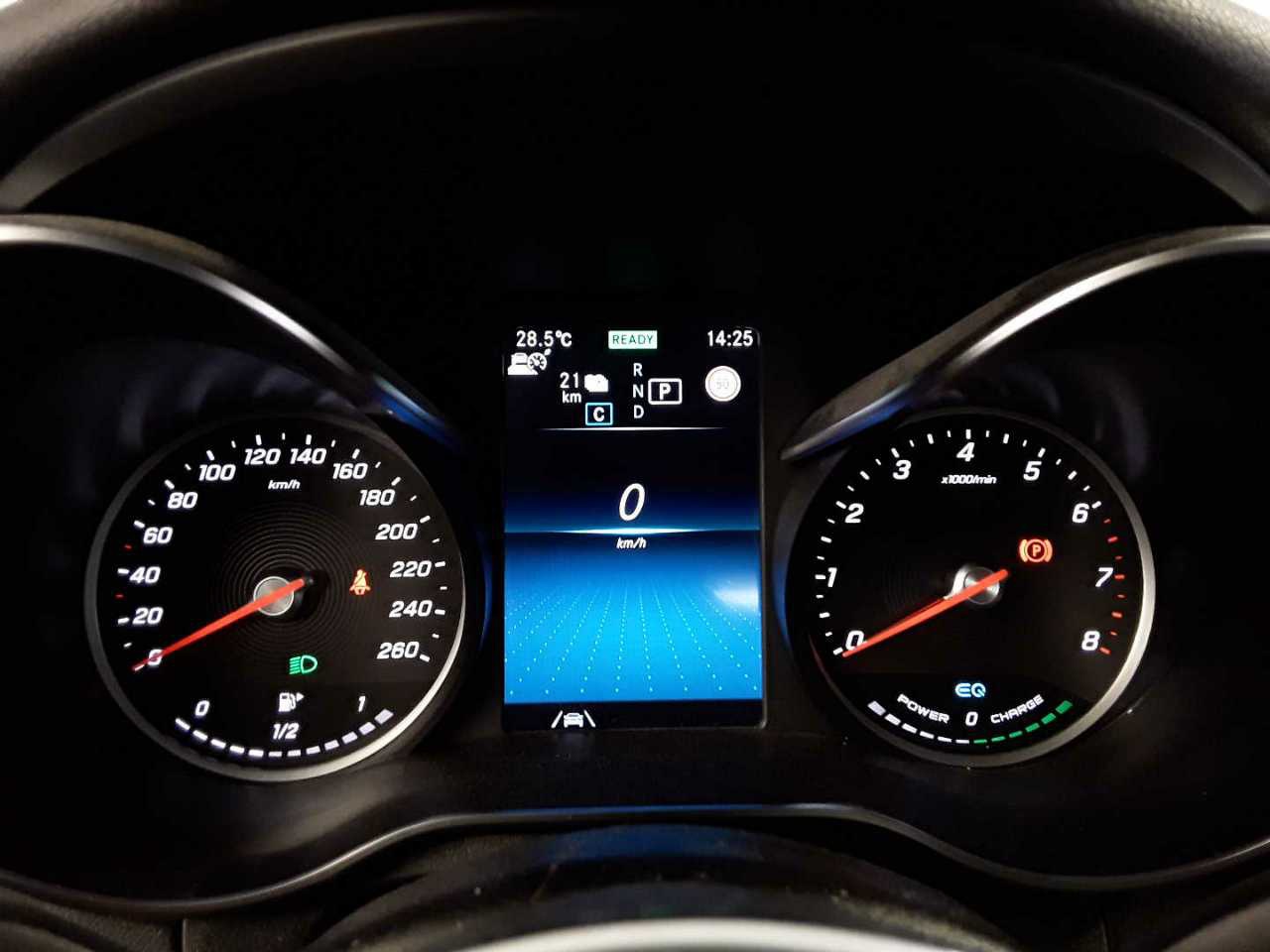 Mercedes-Benz GLC 300 e 4M RFK 8