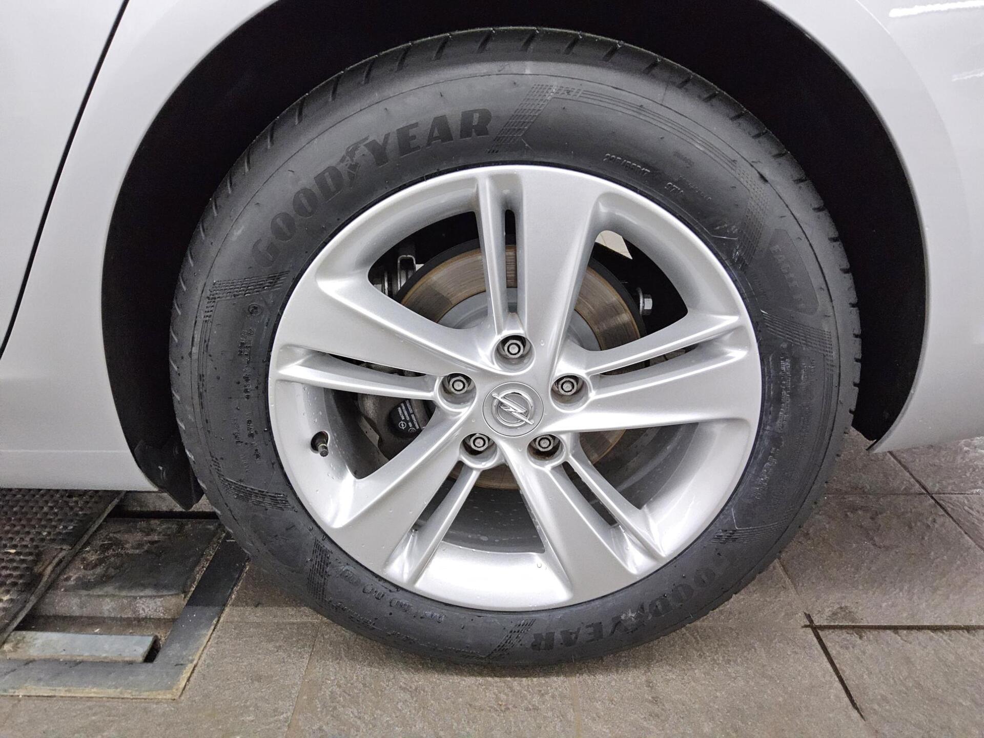 Opel Insignia ST 2.0 D Elegance Navi LED PDC 10