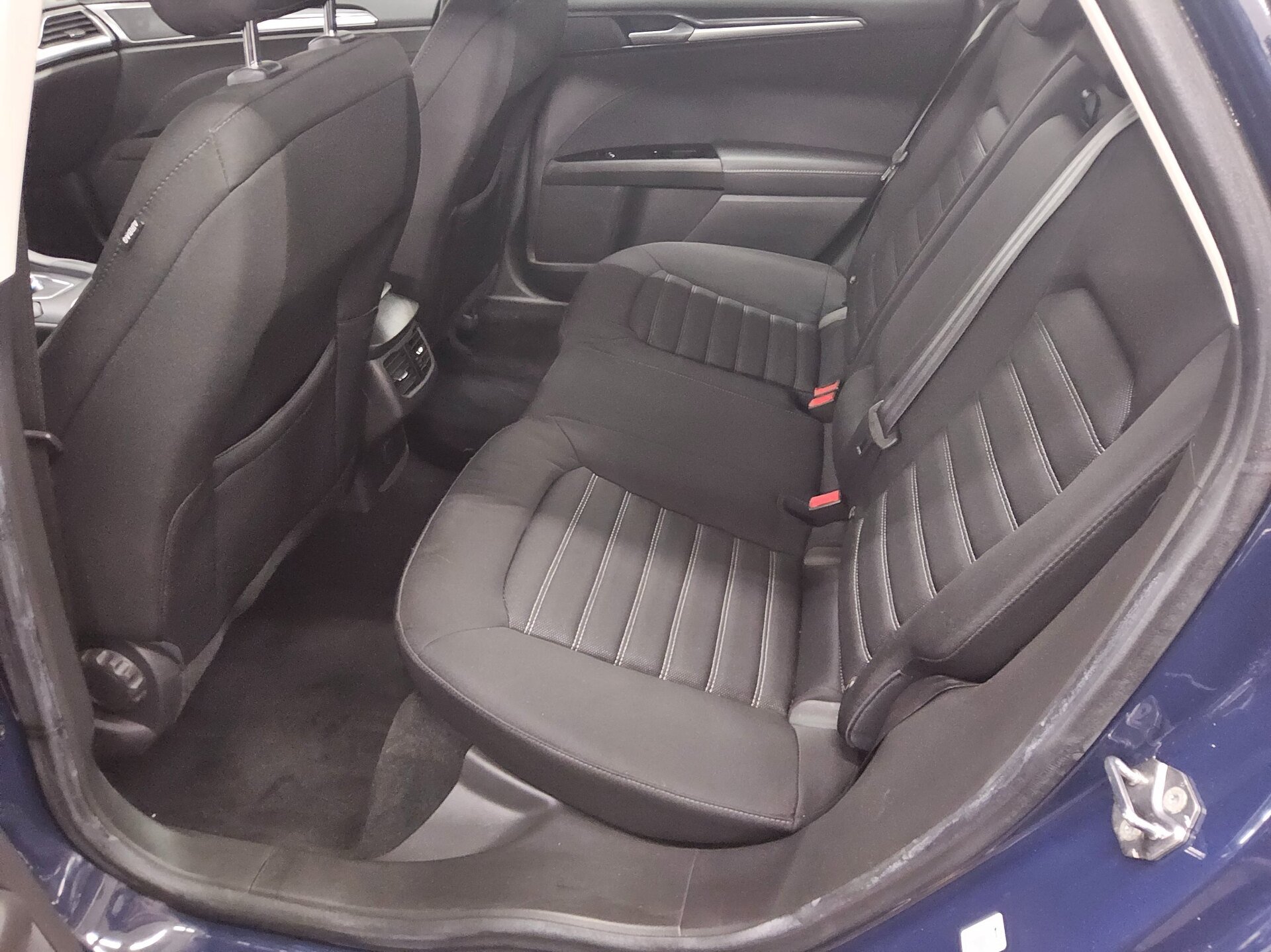 Ford Mondeo 2.0 EB Business Navi AHK PDC SHZ 12