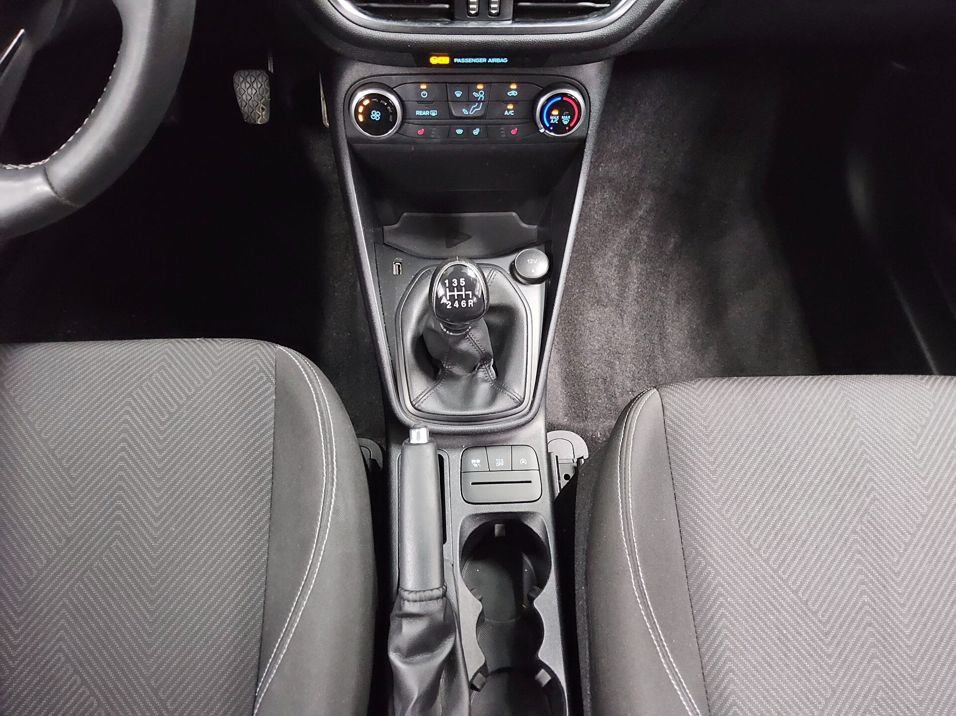 Ford Fiesta 1.0 EB Cool&Connect LED Shz PDC 6