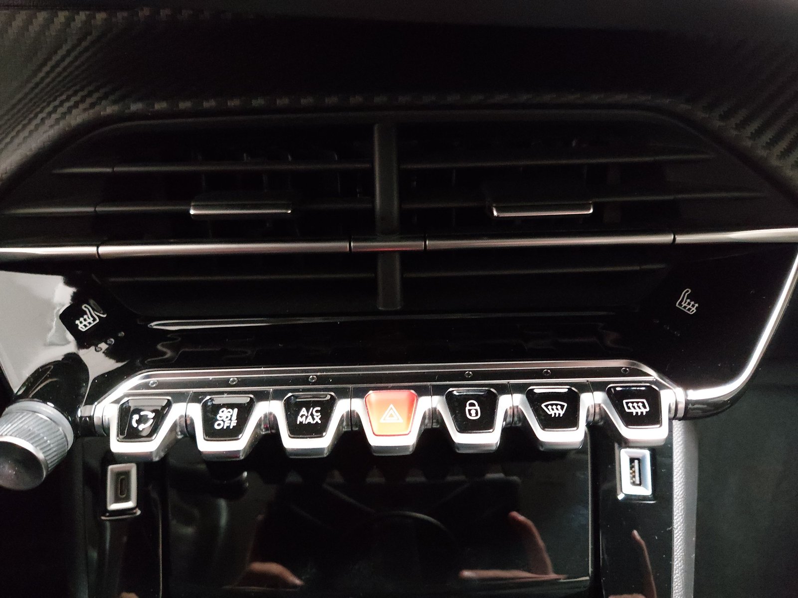 Peugeot 208 1.2 PureTech T-Leder LED PDC 19